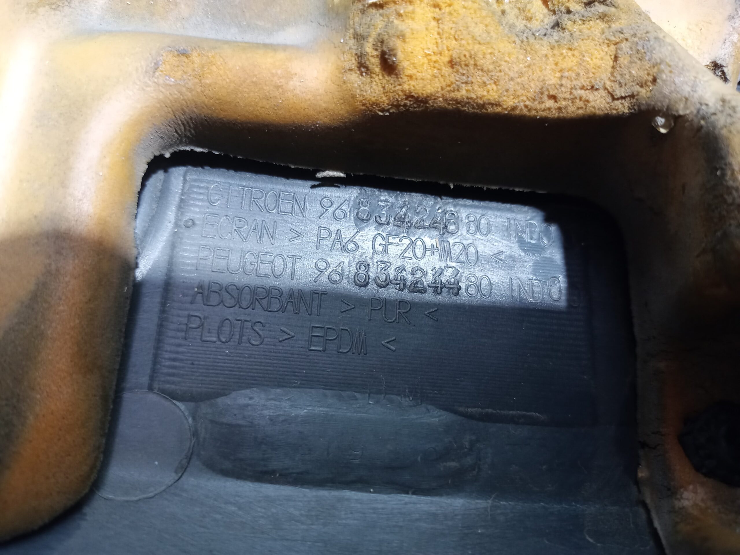 cubierta_motor_9683424480_peugeot_508_active