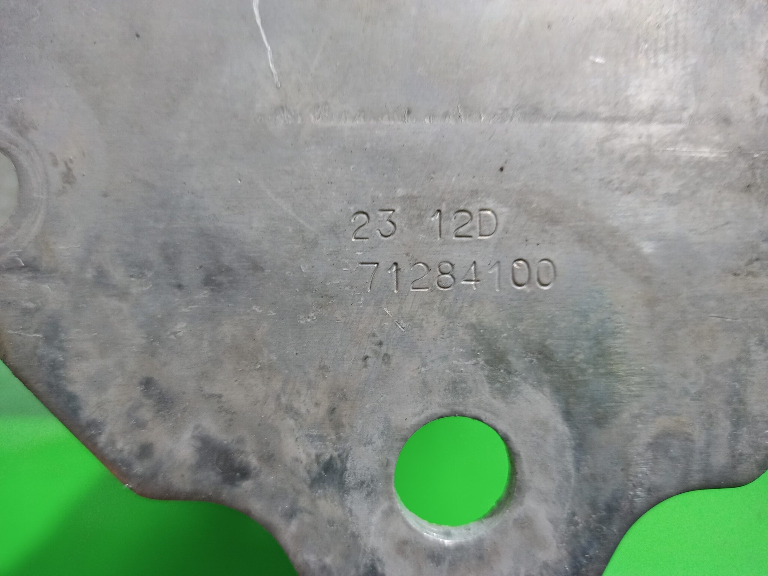 travesano_inferior_71284100_peugeot_508_active