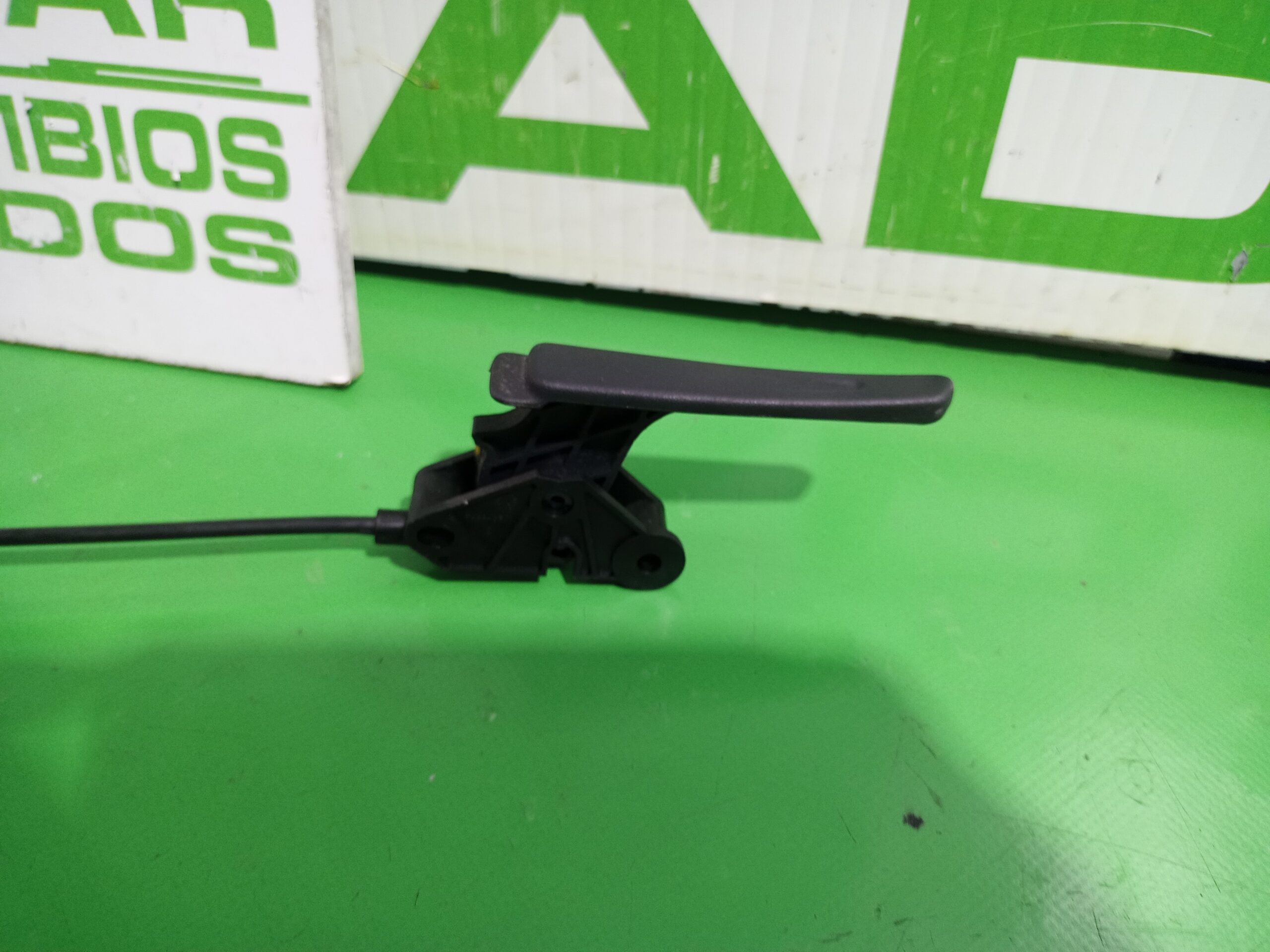 tirador_capot_7937v8_peugeot_508_active