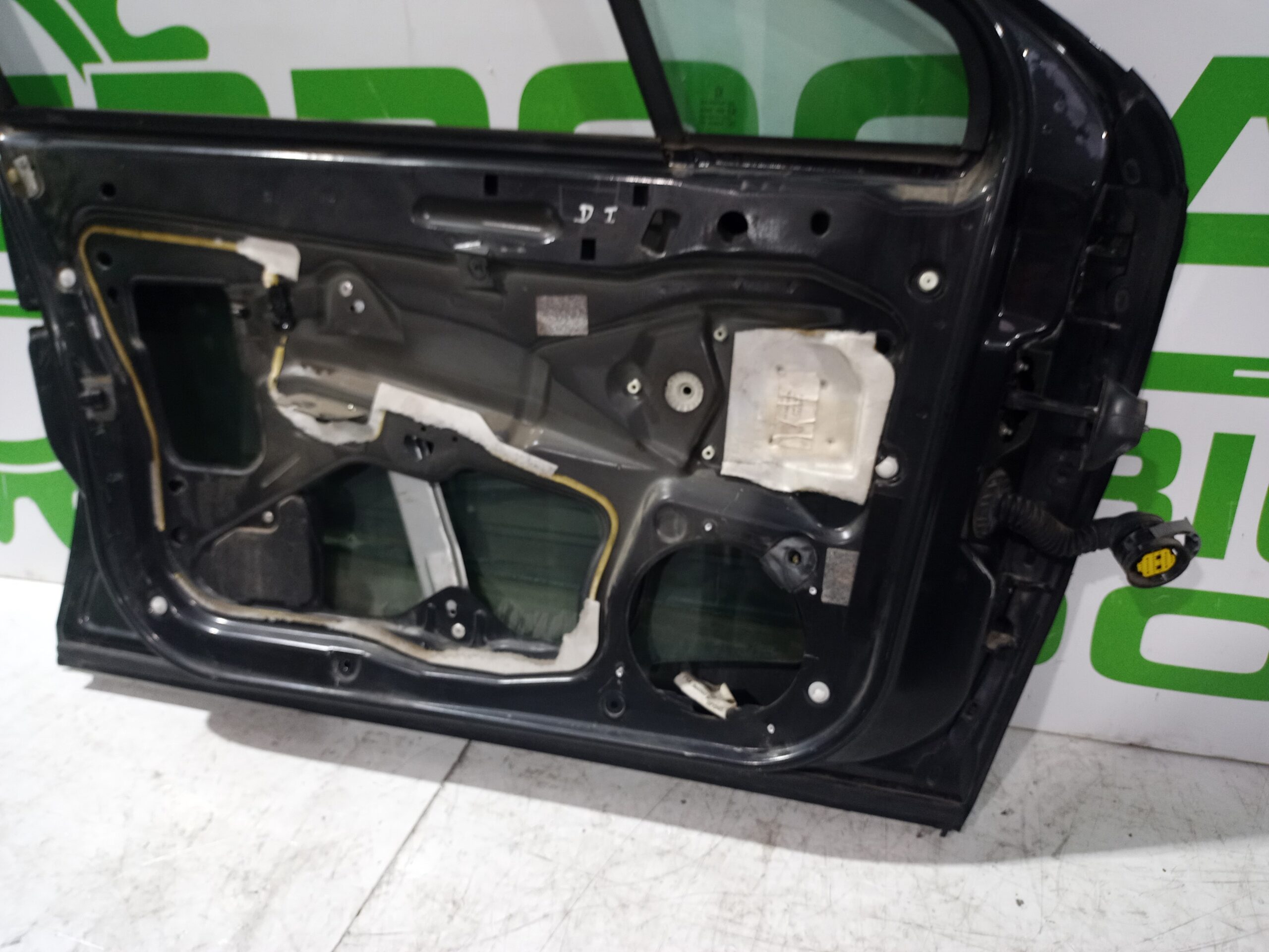 puerta_delantera_izquierda_9002x3_peugeot_407_2_0_16v_cat