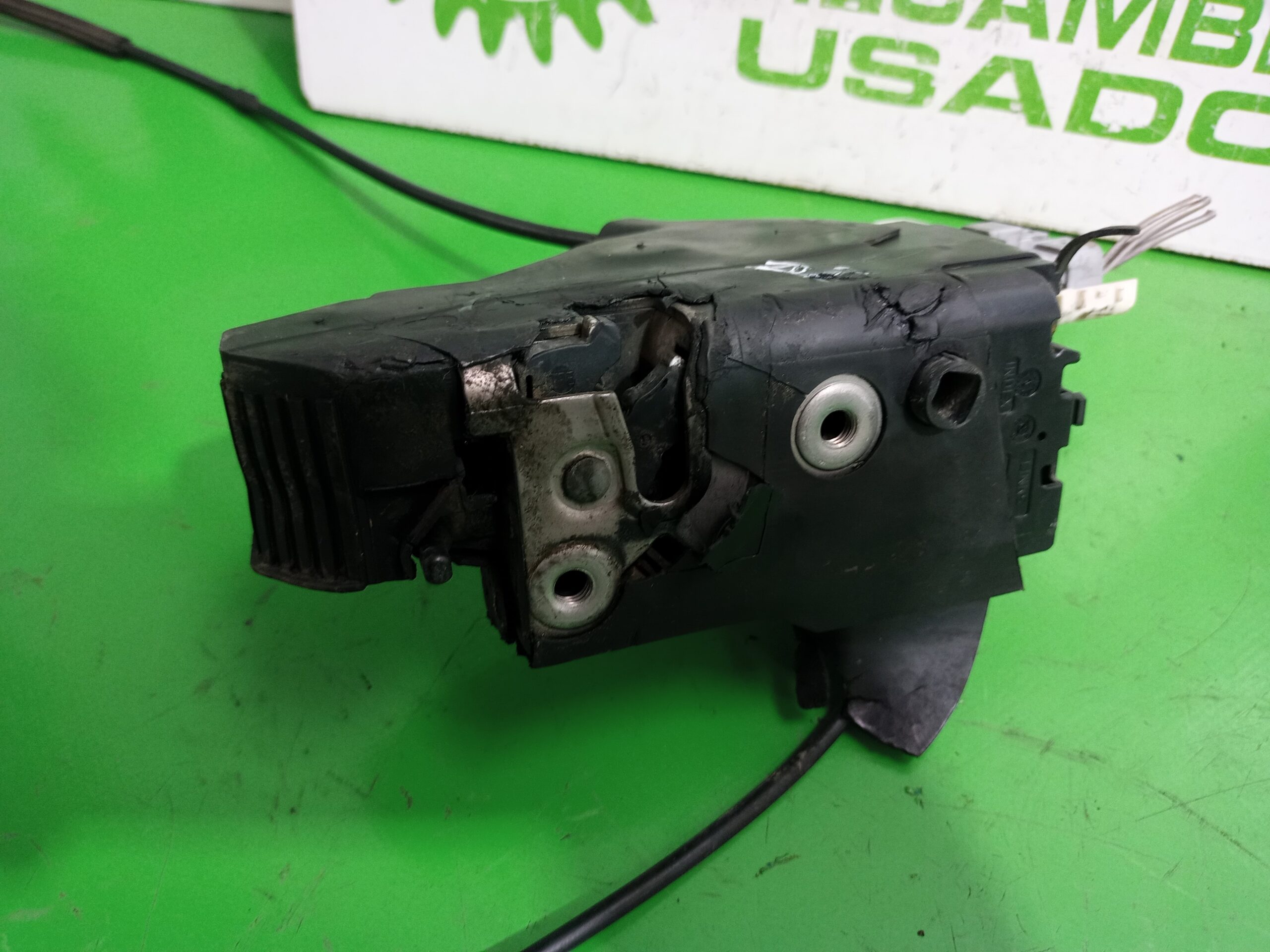 cerradura_puerta_delantera_izquierda_9683417880_peugeot_407_2_0_16v_cat