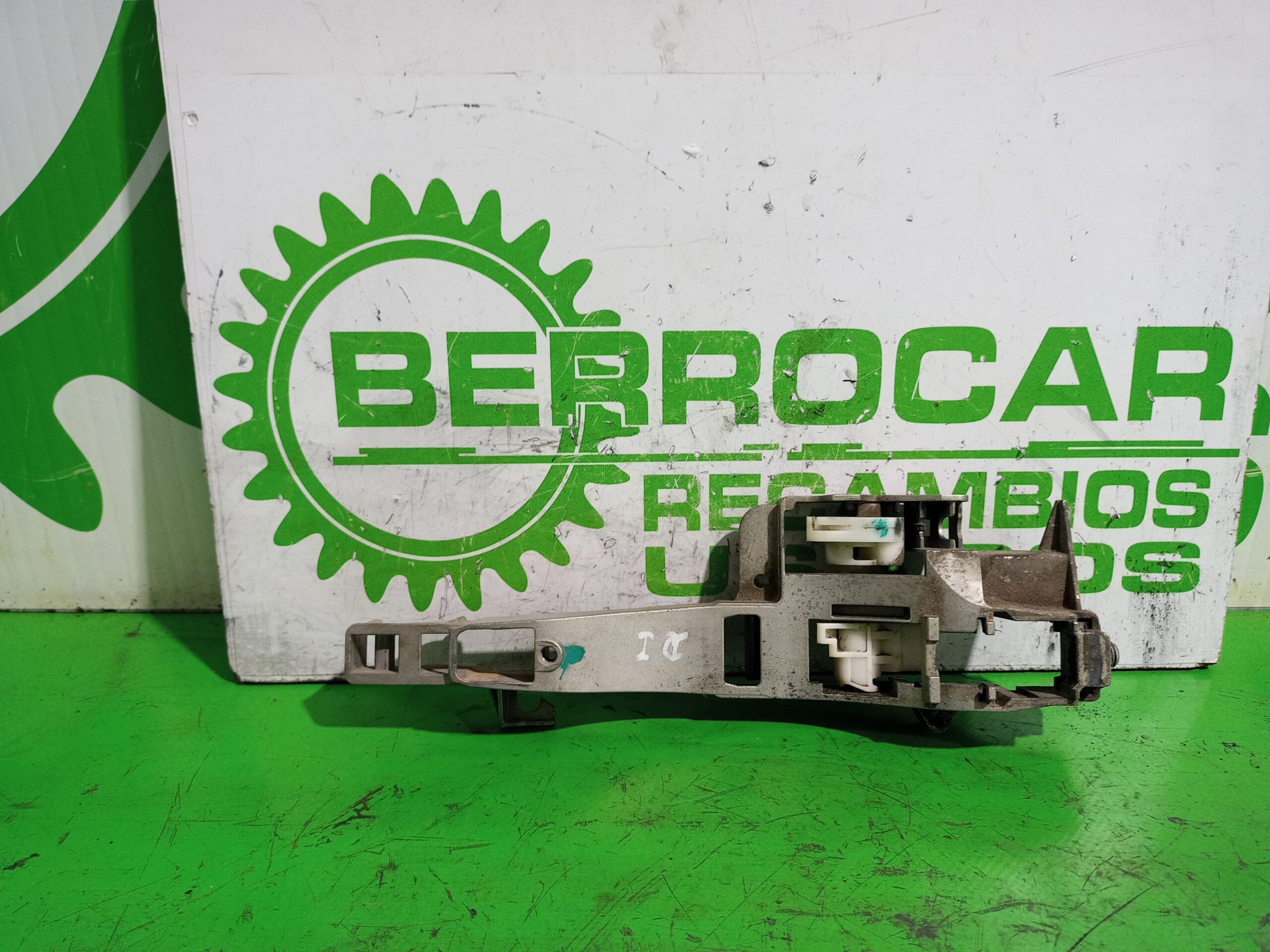 maneta_exterior_delantera_izquierda_9680947280_peugeot_407_2_0_16v_cat