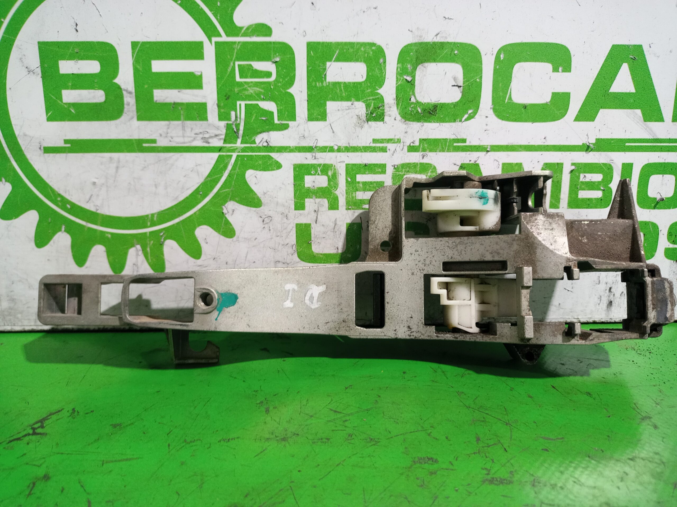 maneta_exterior_delantera_izquierda_9680947280_peugeot_407_2_0_16v_cat