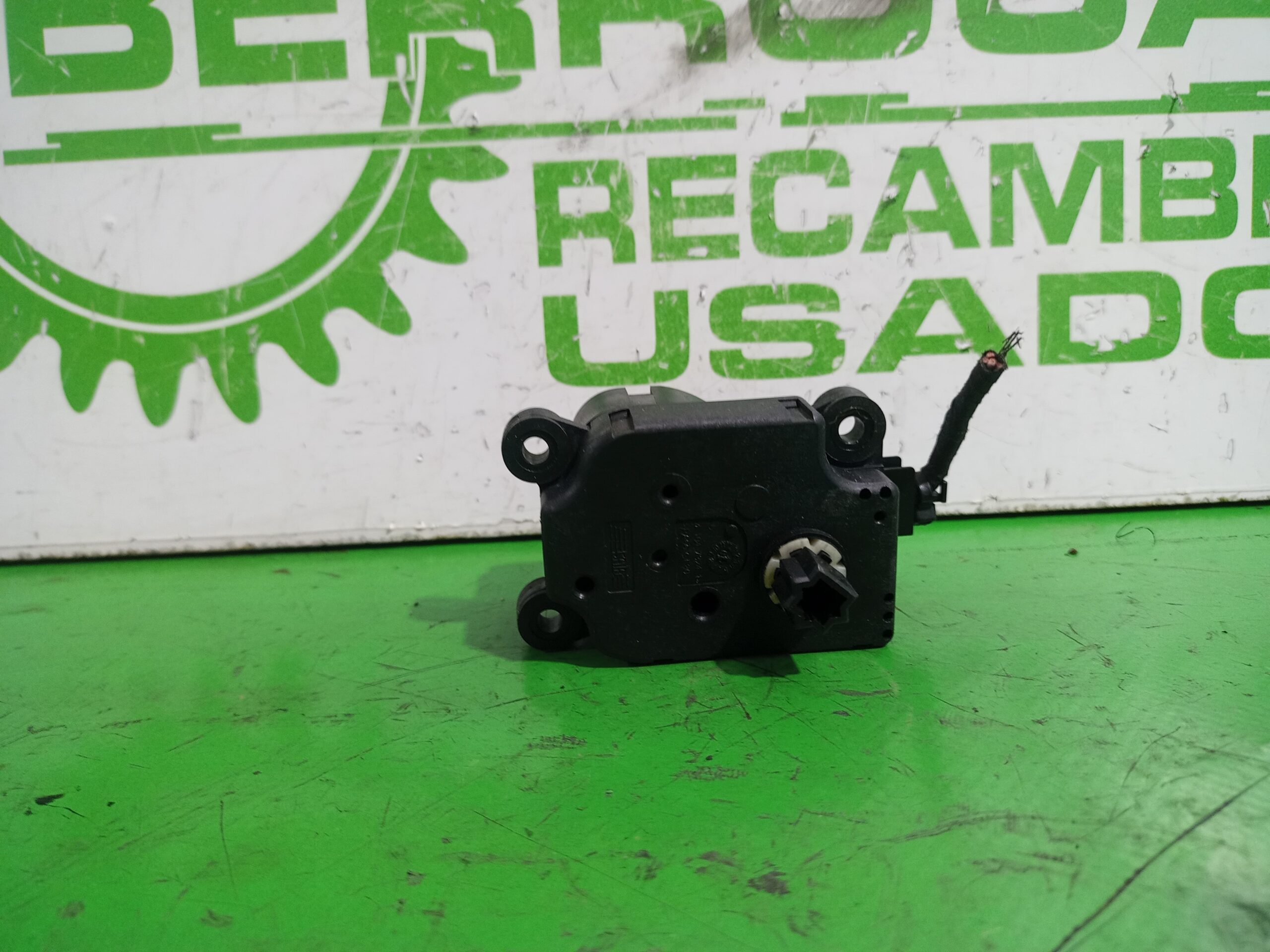 motor_apertura_trampillas_4puh19e616ac_peugeot_407_2_0_16v_cat