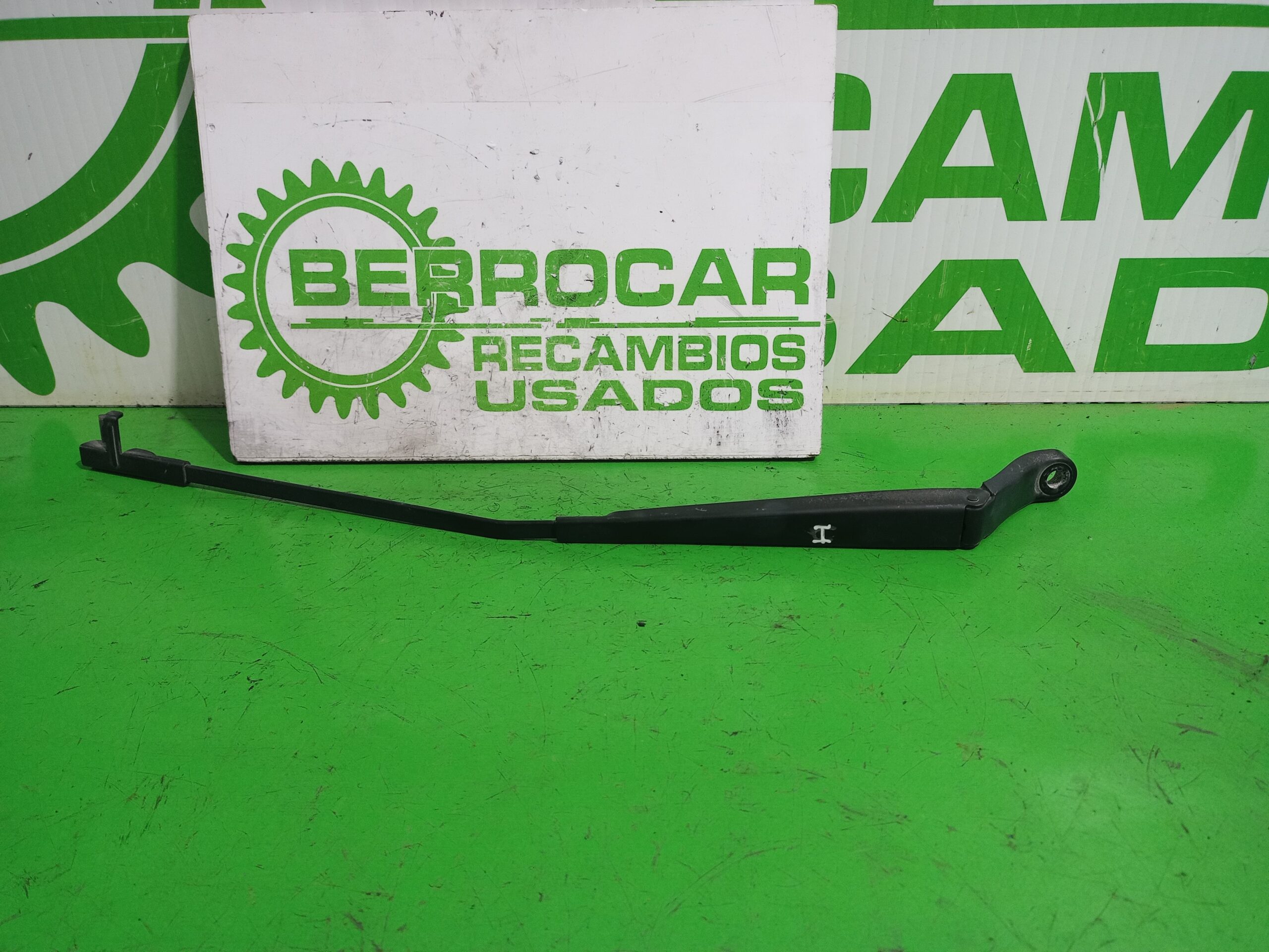 brazo_limpia_delantero_izquierdo_dagcc_peugeot_407_2_0_16v_cat