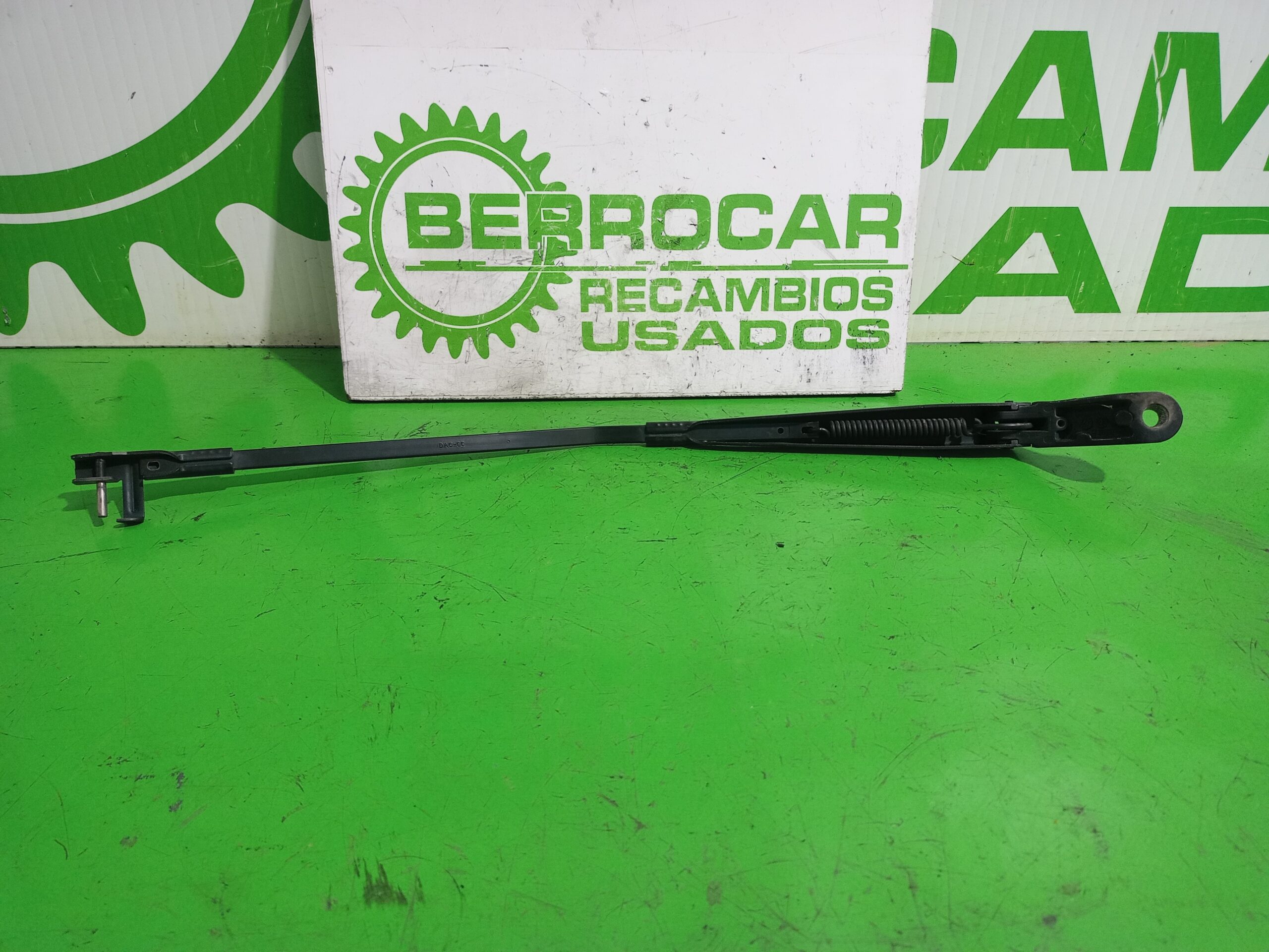 brazo_limpia_delantero_izquierdo_dagcc_peugeot_407_2_0_16v_cat