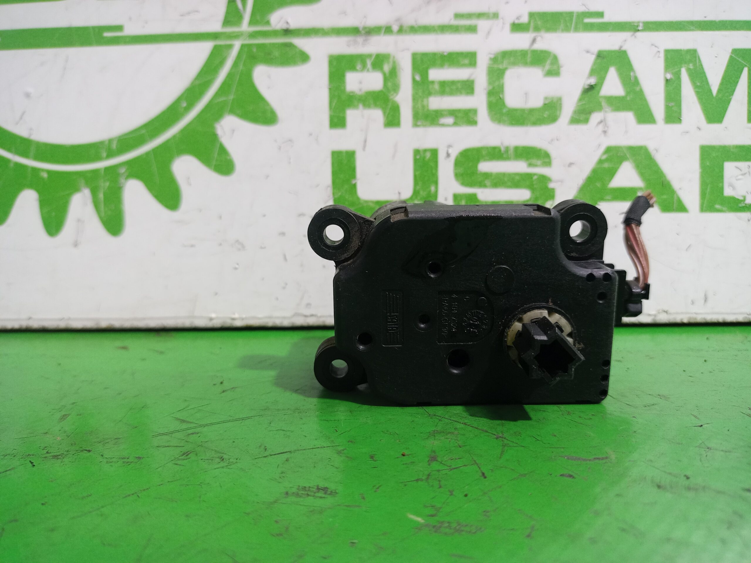 motor_apertura_trampilla_4puh19e616ac_peugeot_407_2_0_16v_cat