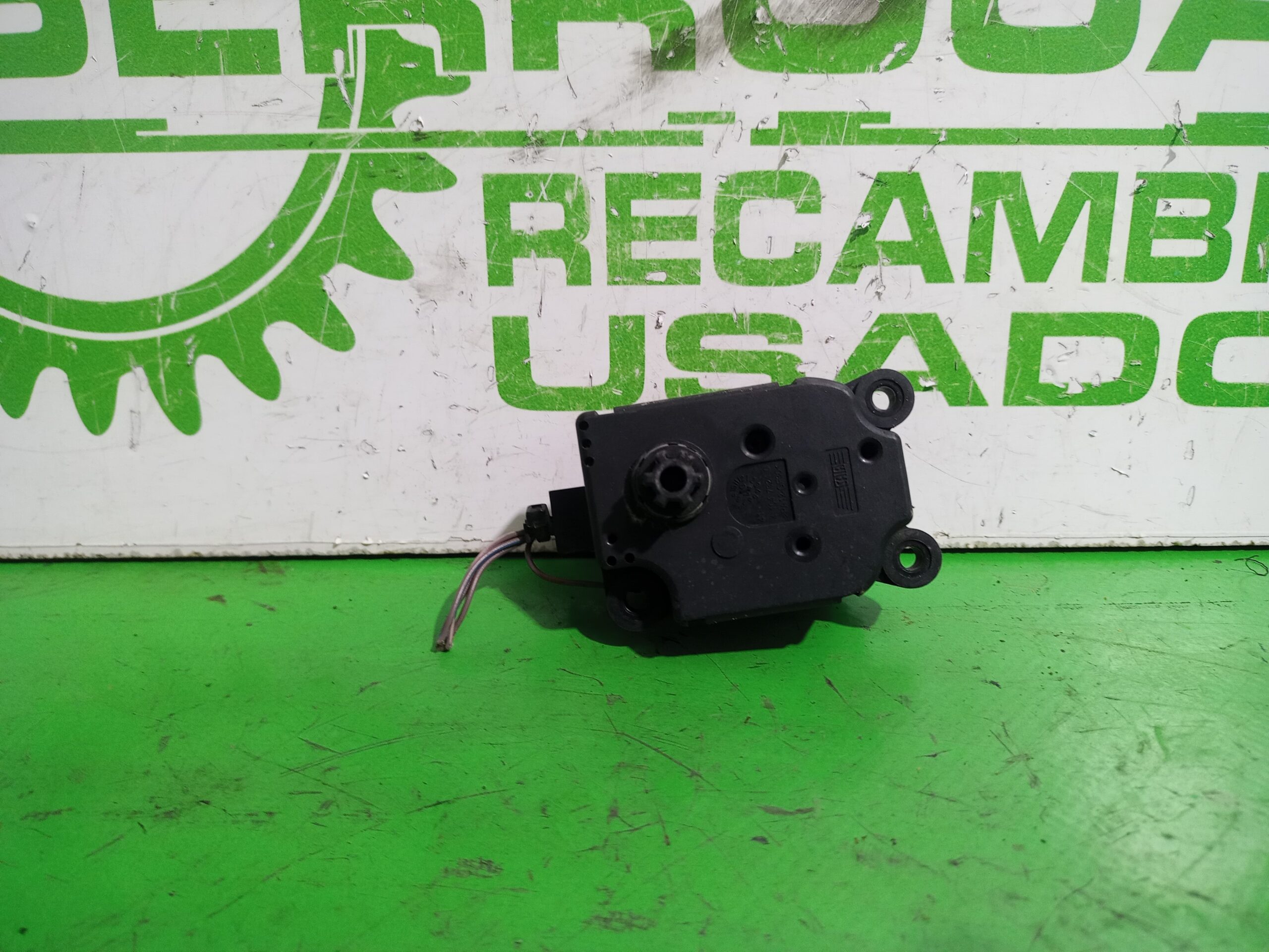 motor_apertura_trampilla_4puh19e616ac_peugeot_407_2_0_16v_cat