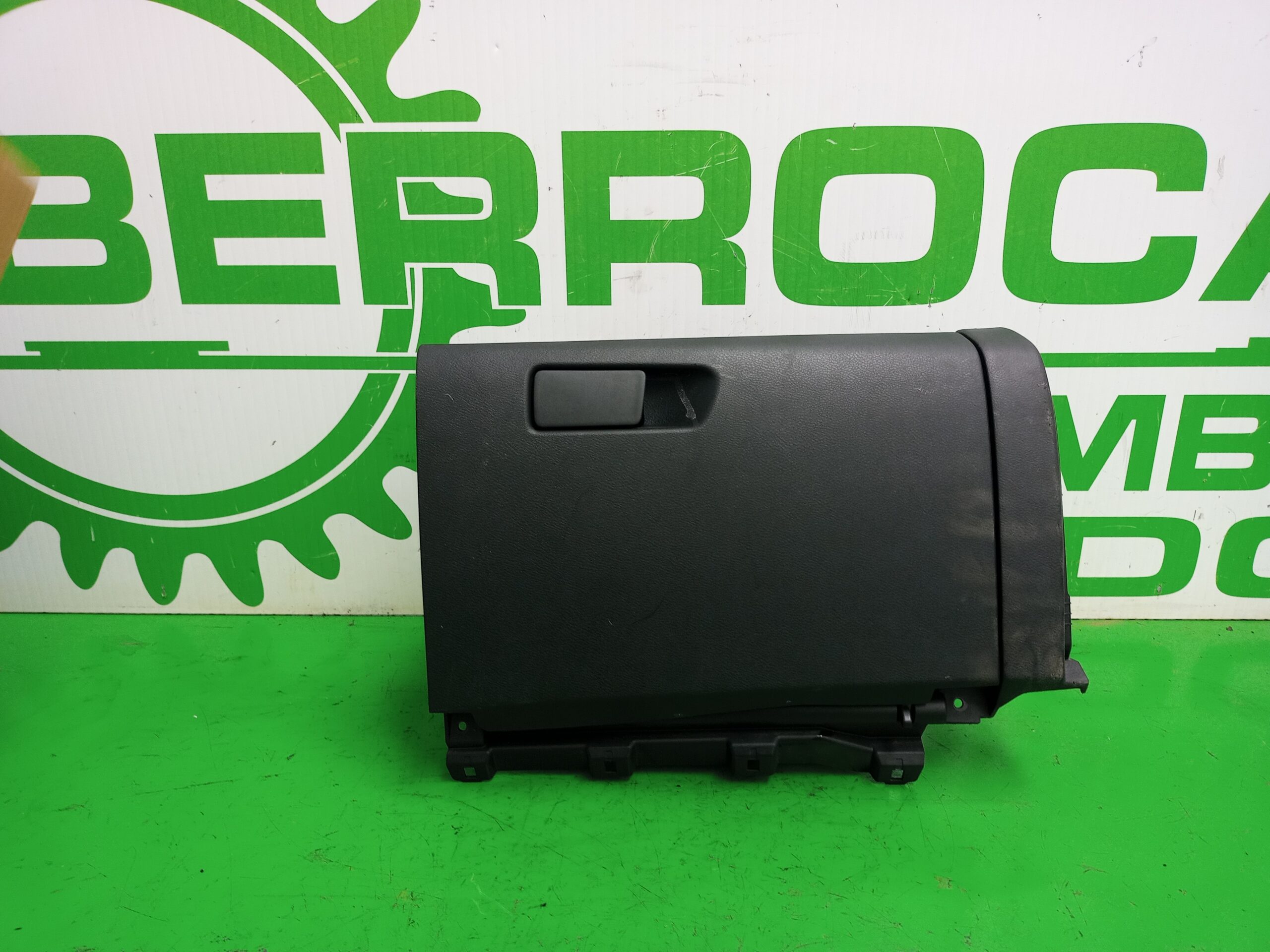 guantera_681026un5a_nissan_qashqai_ii_j11_j11_1_3_dig_t