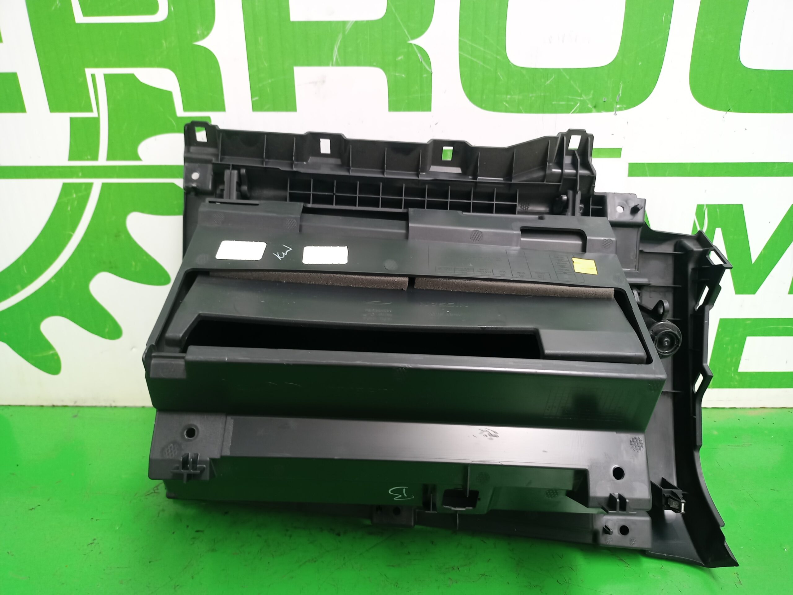 guantera_681026un5a_nissan_qashqai_ii_j11_j11_1_3_dig_t