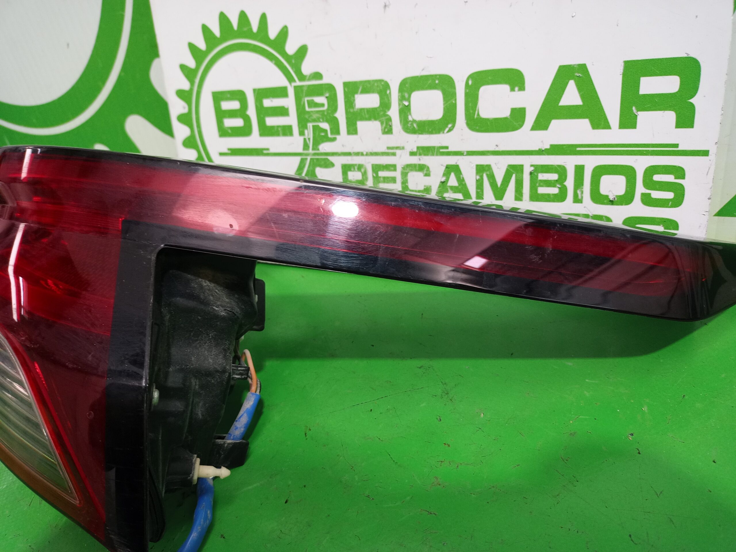 piloto_trasero_derecho_2208d02f_nissan_qashqai_ii_j11_j11_1_3_dig_t