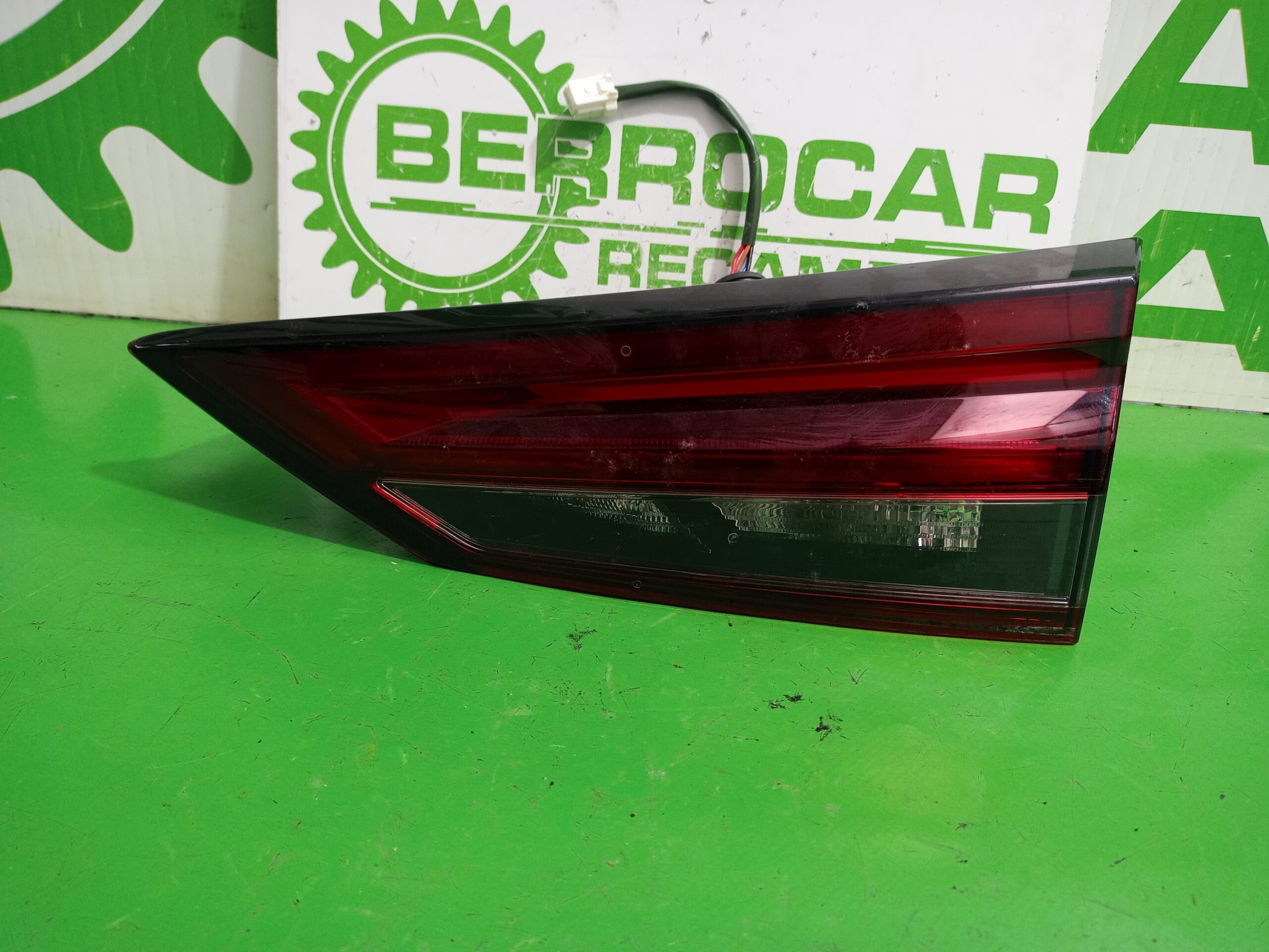 piloto_trasero_derecho_interior_2268d02f_nissan_qashqai_ii_j11_j11_1_3_dig_t