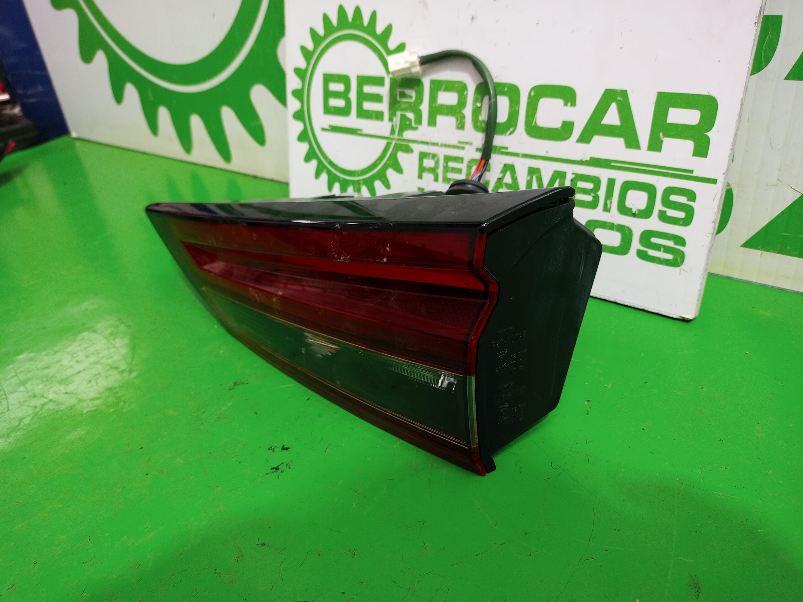 piloto_trasero_derecho_interior_2268d02f_nissan_qashqai_ii_j11_j11_1_3_dig_t