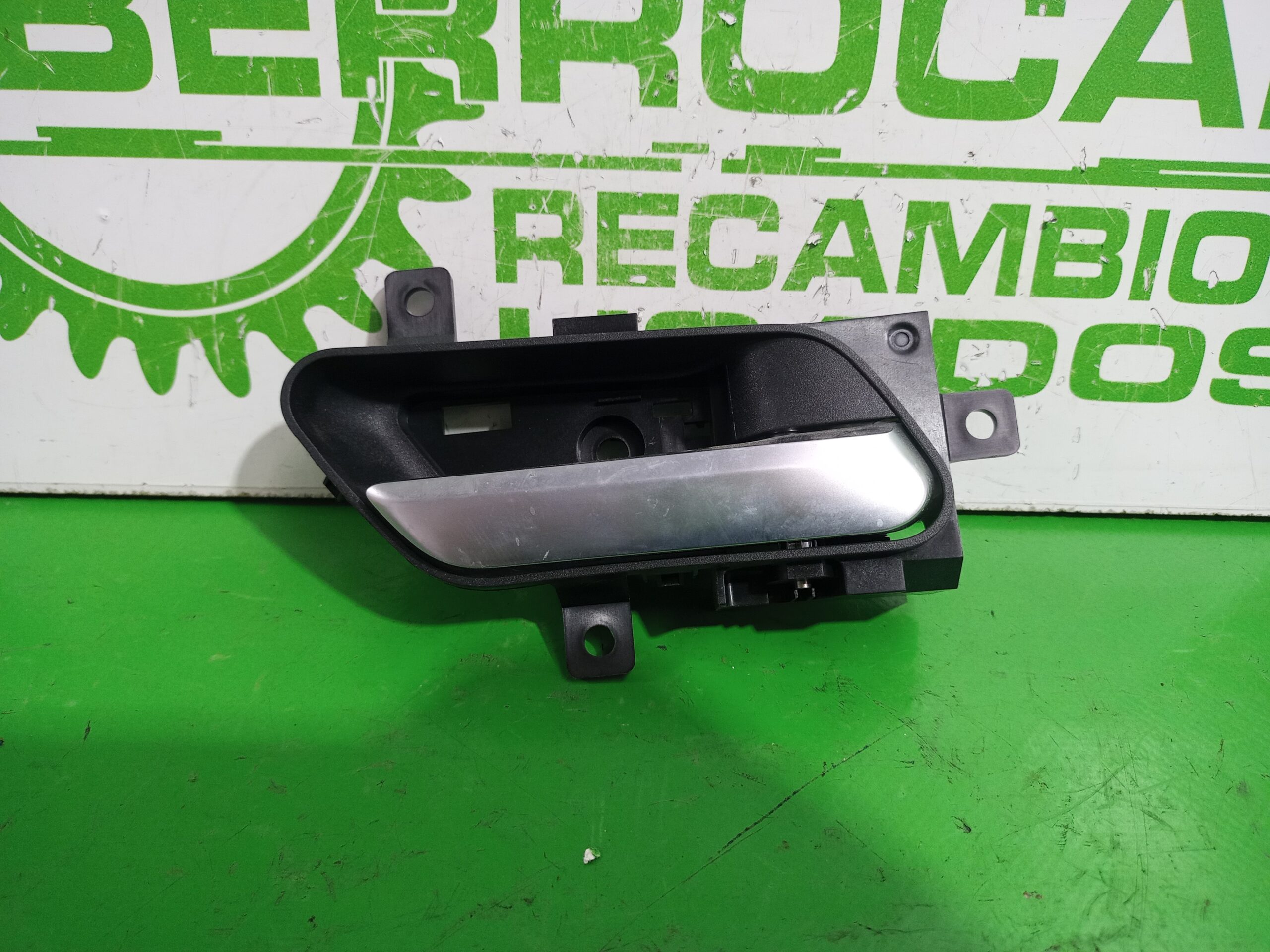 maneta_interior_trasera_derecha_806706ua0a_nissan_qashqai_ii_j11_j11_1_3_dig_t