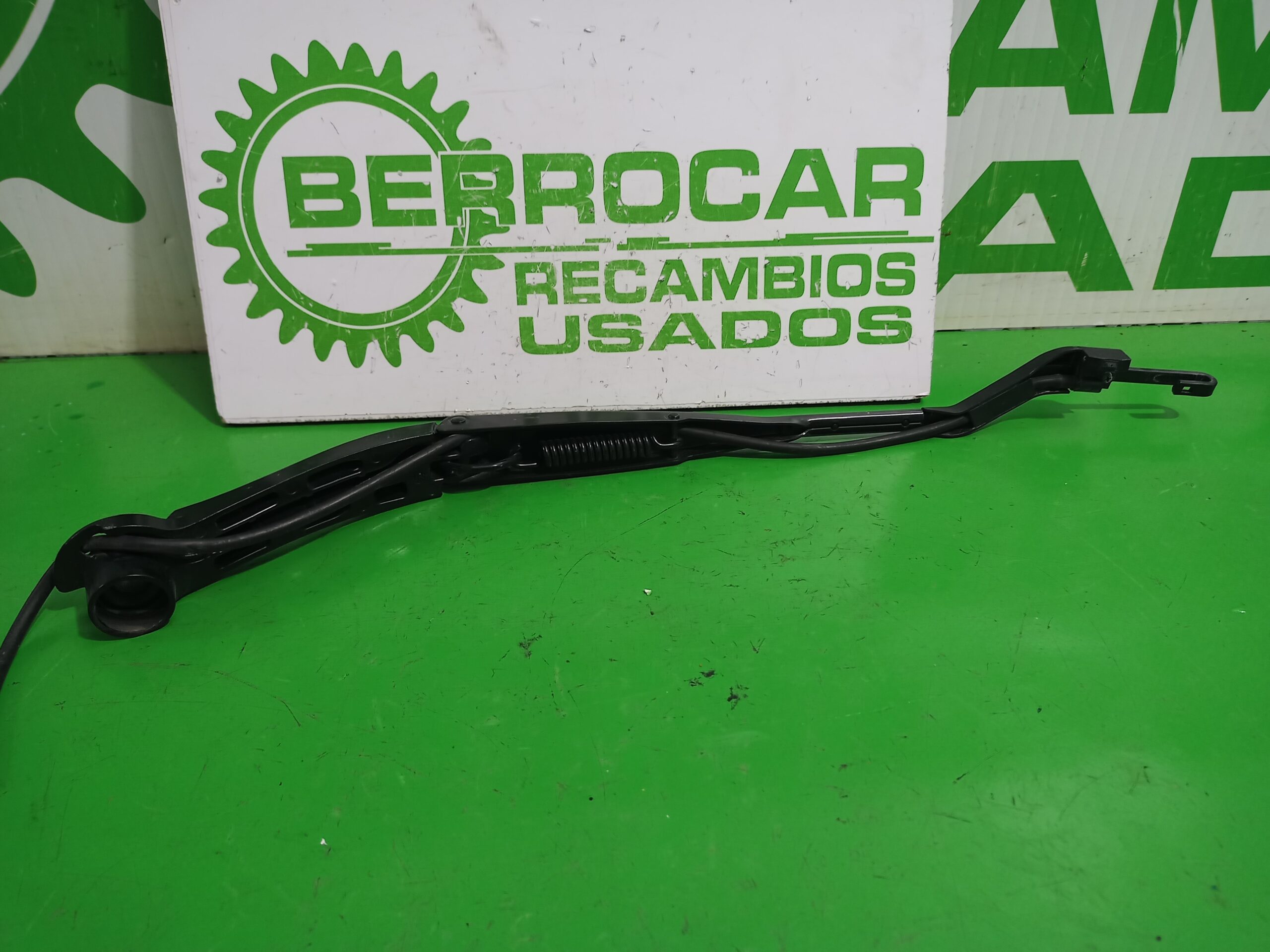 brazo_limpia_delantero_izquierdo_80017587_nissan_qashqai_ii_j11_j11_1_3_dig_t