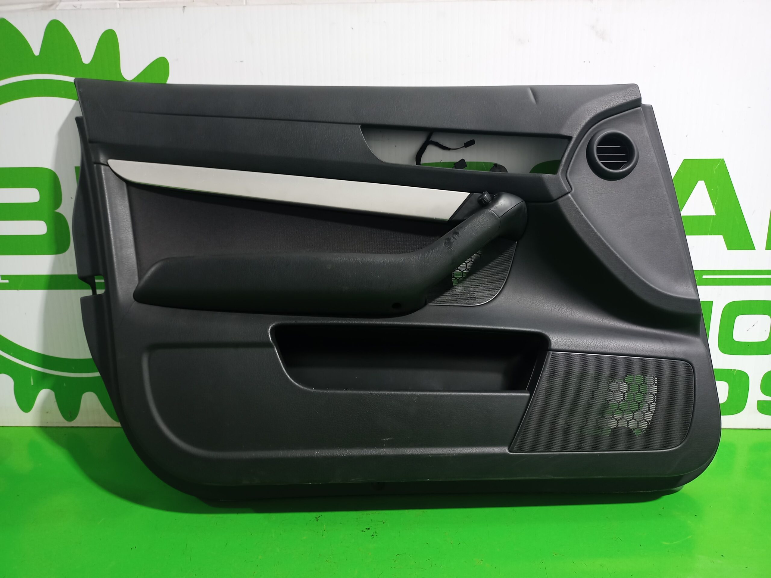 guarnecido_puerta_delantera_izquierda_4f1867105a_audi_a6_berlina_4f2_2_4