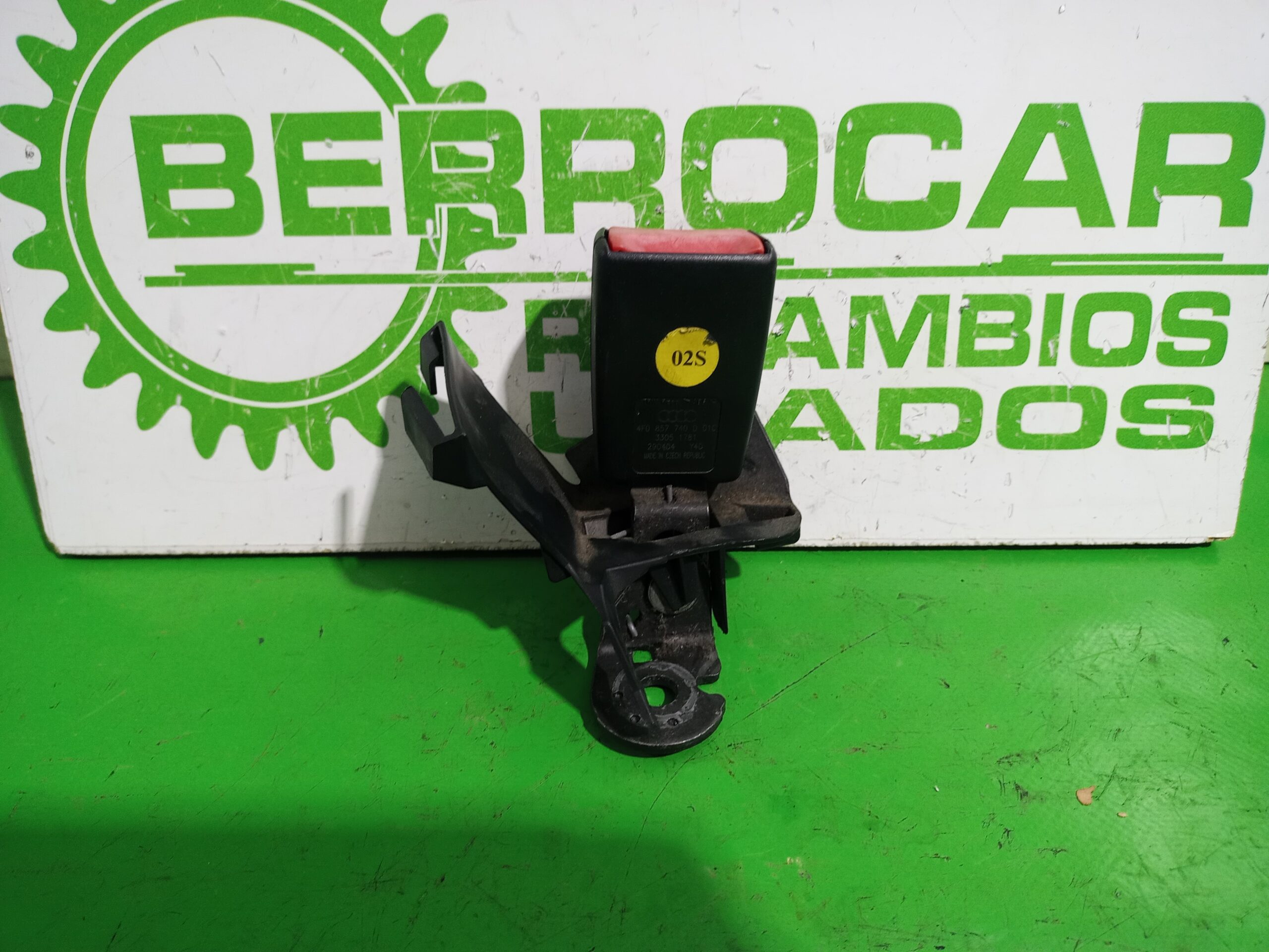 enganche_cinturon_trasero_derecho_4f0857740d_audi_a6_berlina_4f2_2_4