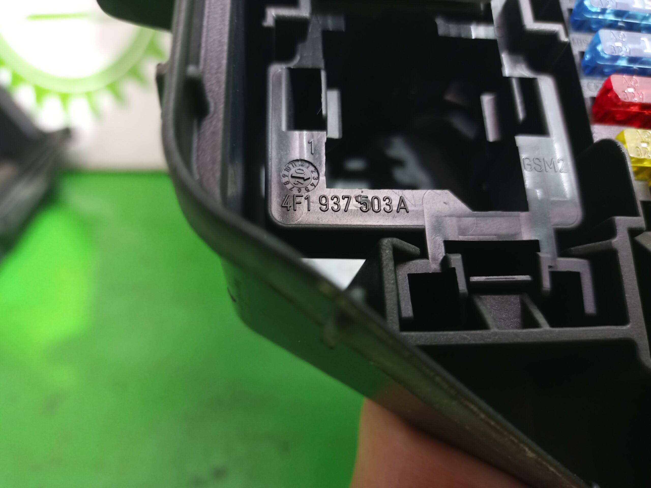 caja_reles_fusibles_4f1937503a_audi_a6_berlina_4f2_2_4