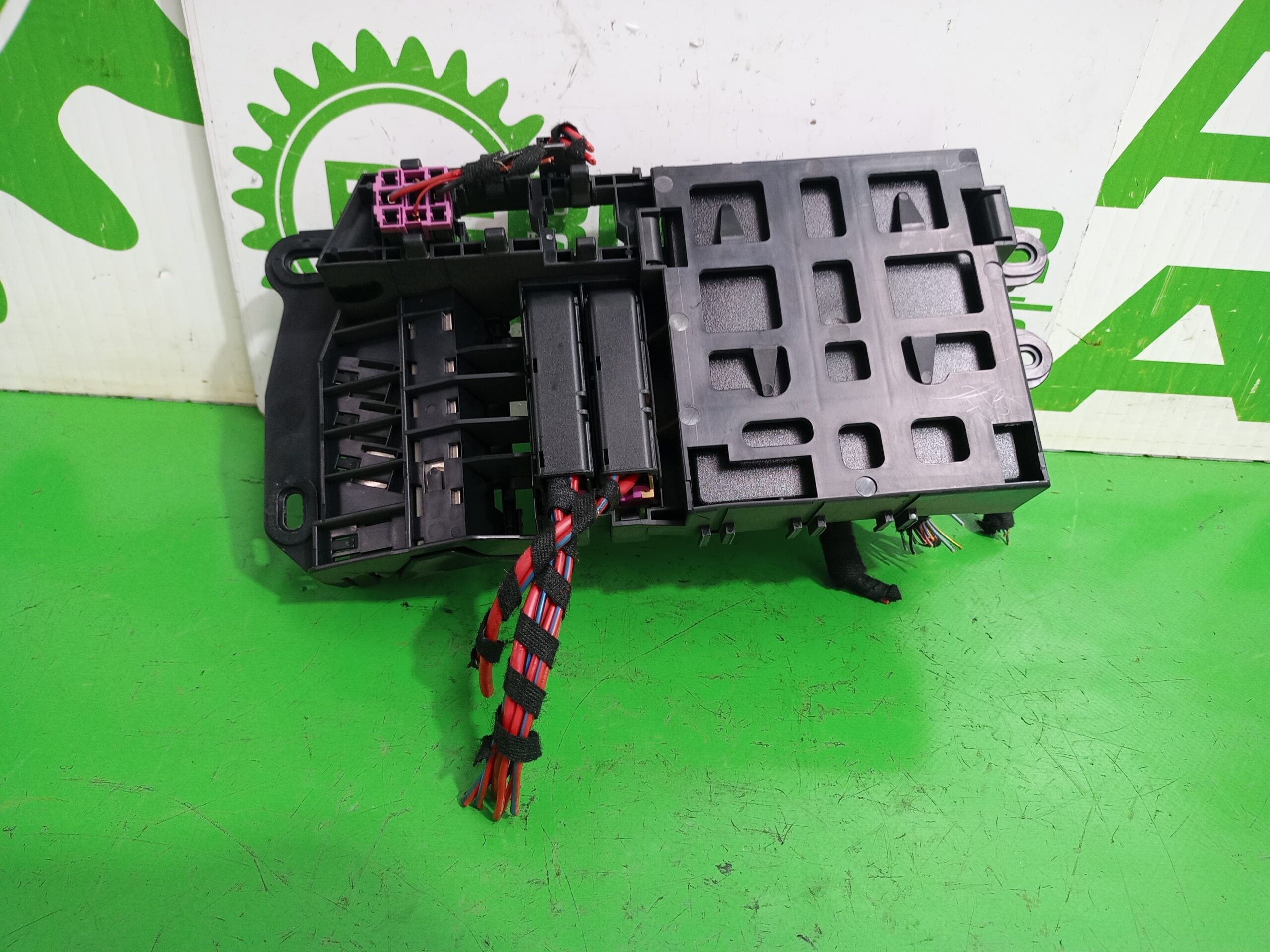 caja_reles_fusibles_4f0907289d_audi_a6_berlina_4f2_2_4