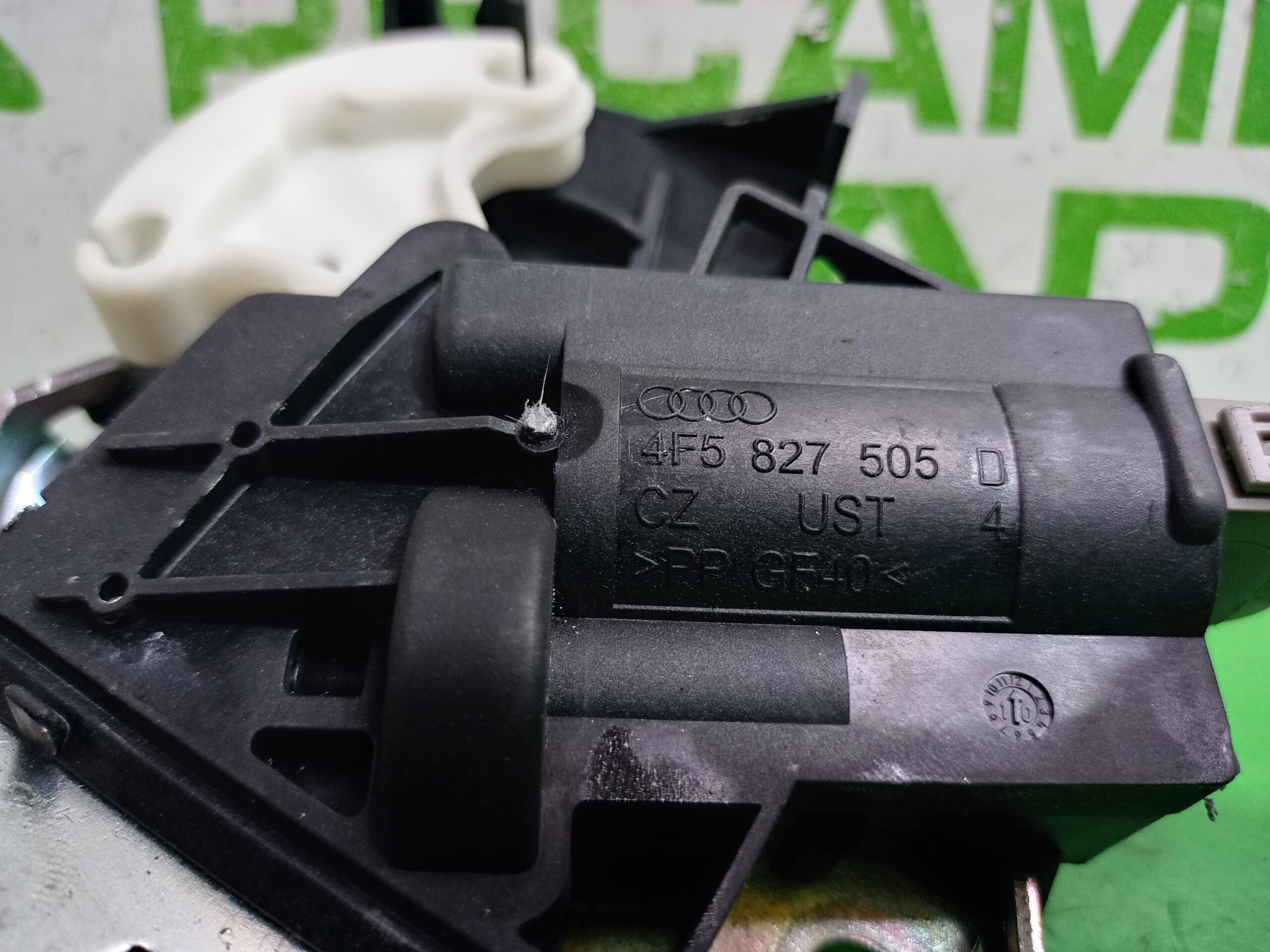 cerradura_maletero_porton_4f5827505d_audi_a6_berlina_4f2_2_4