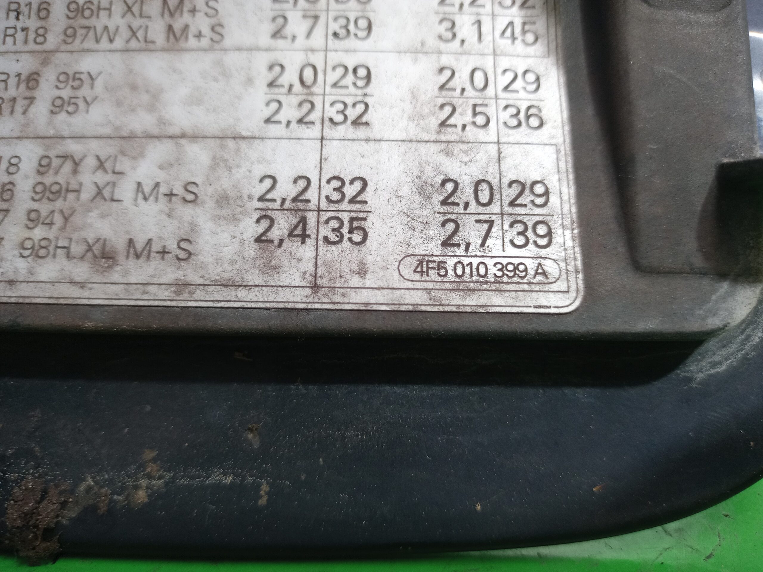 tapa_exterior_combustible_4f5010399_audi_a6_berlina_4f2_2_4