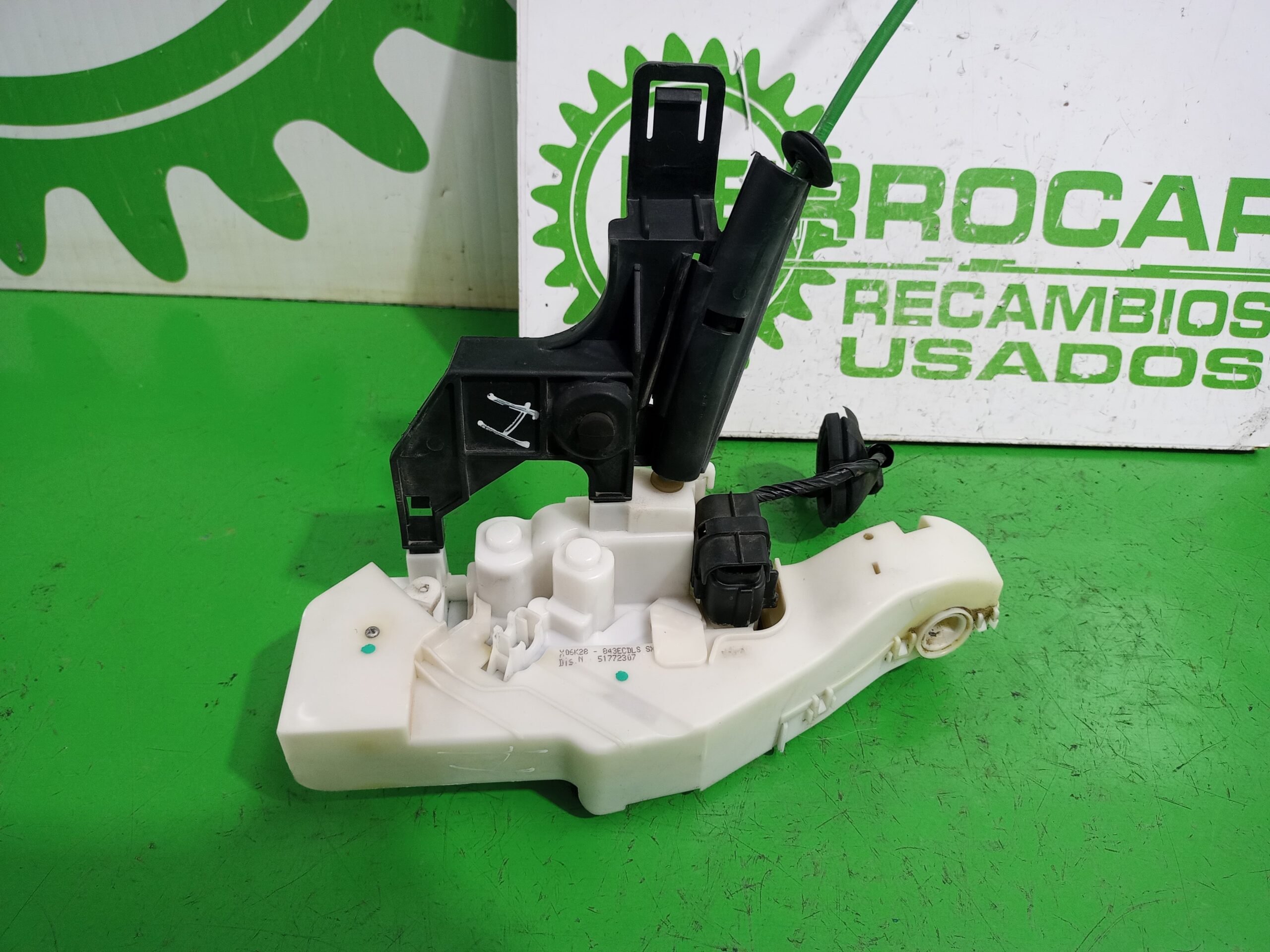 cerradura_puerta_delantera_izquierda_51772307_lancia_ypsilon_101_1_3_multijet_16v_argento_10_2006