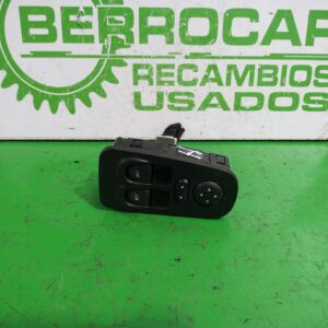 mando_elevalunas_delantero_izquierdo_b88328682_lancia_ypsilon_101_1_3_multijet_16v_argento_10_2006