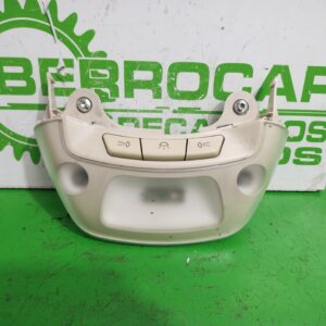 luz_interior_735340493_lancia_ypsilon_101_1_3_multijet_16v_argento_10_2006