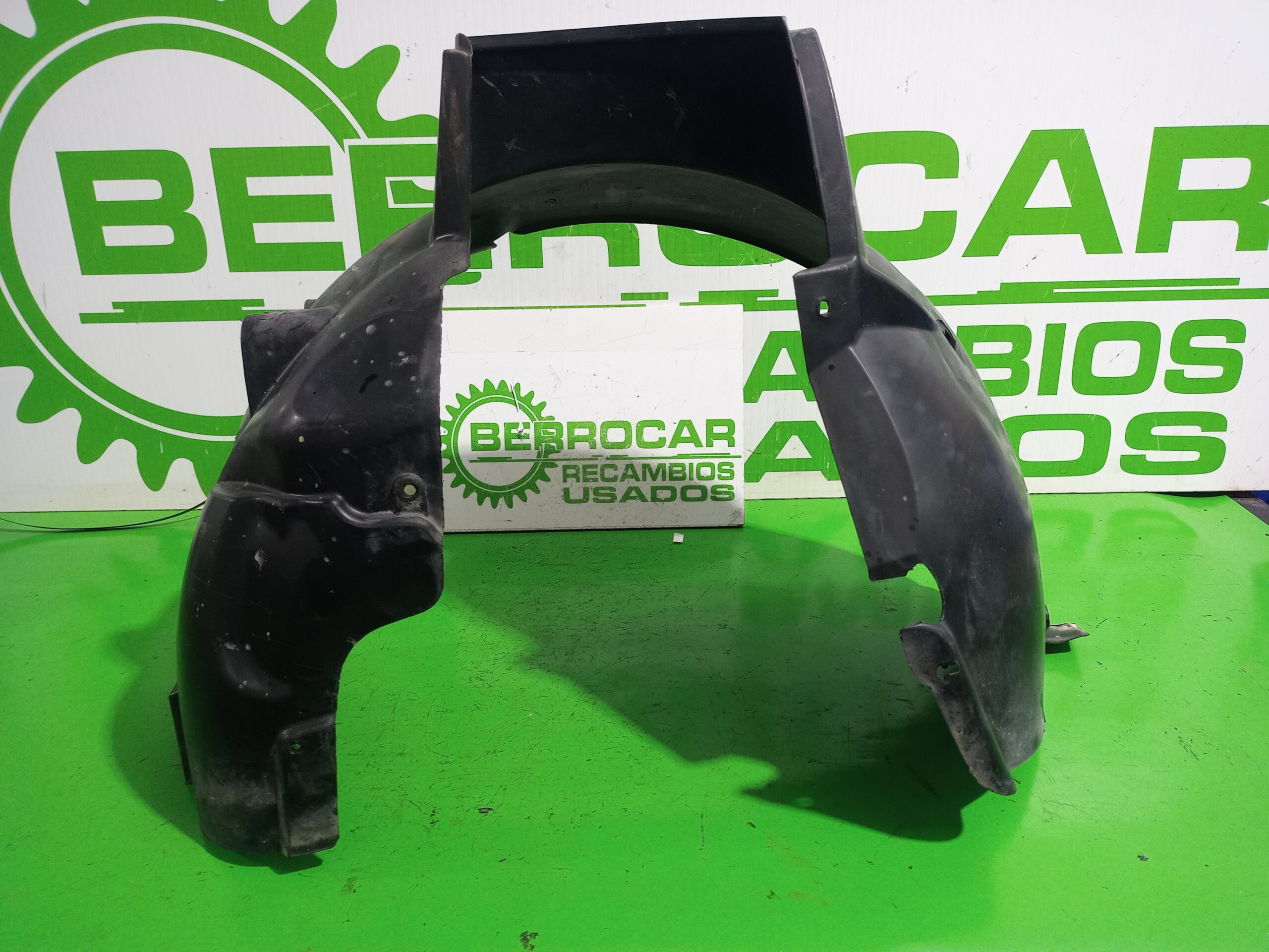 paso_rueda_delantero_derecho_51786918_lancia_ypsilon_101_1_3_multijet_16v_argento_10_2006