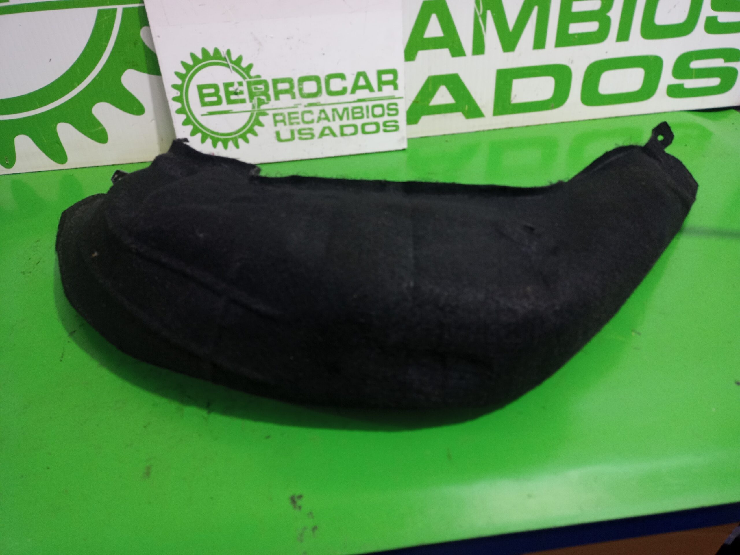 paso_rueda_trasero_izquierdo_51786922_lancia_ypsilon_101_1_3_multijet_16v_argento_10_2006