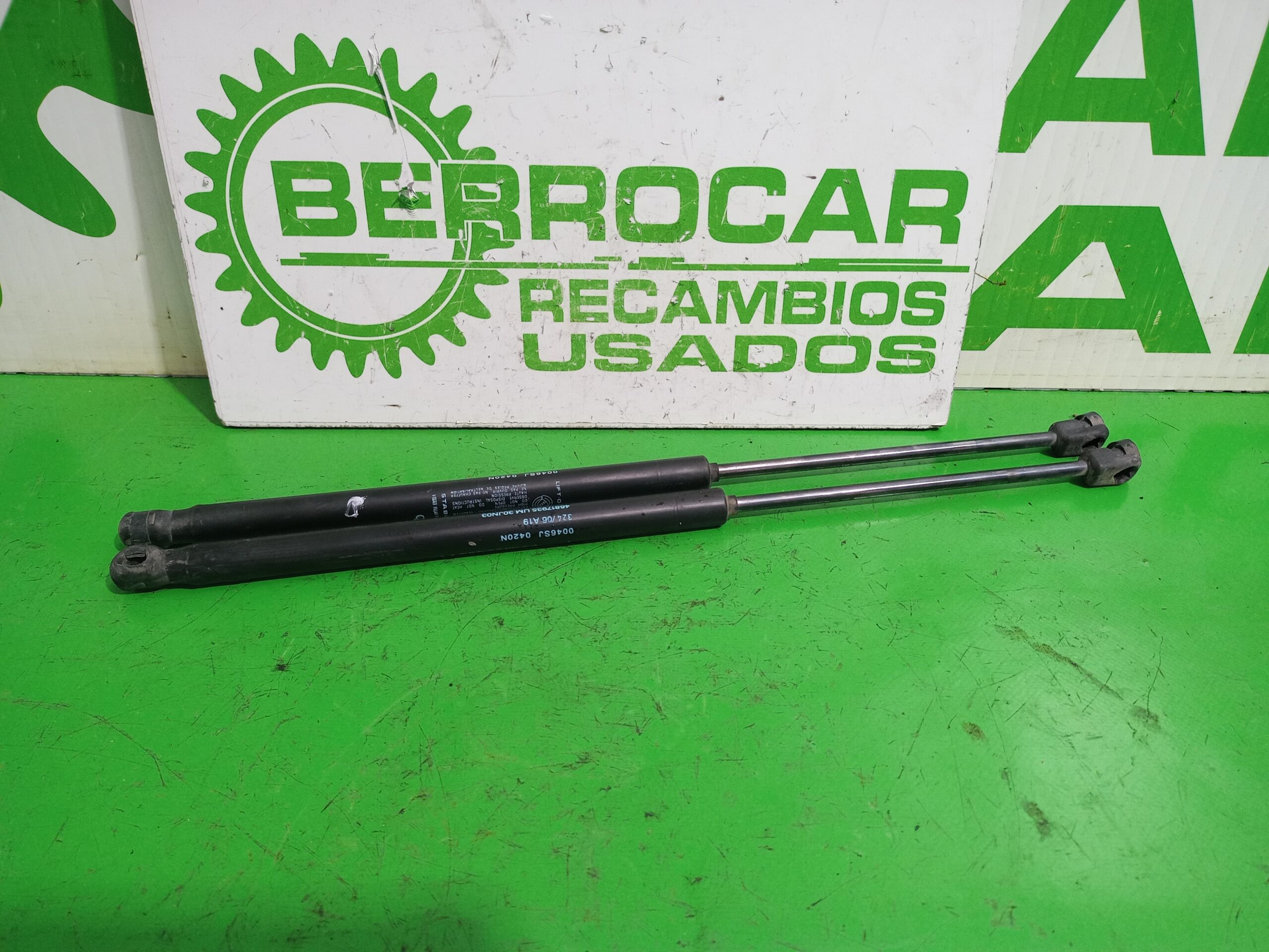 amortiguadores_maletero_porton_46817935_lancia_ypsilon_101_1_3_multijet_16v_argento_10_2006