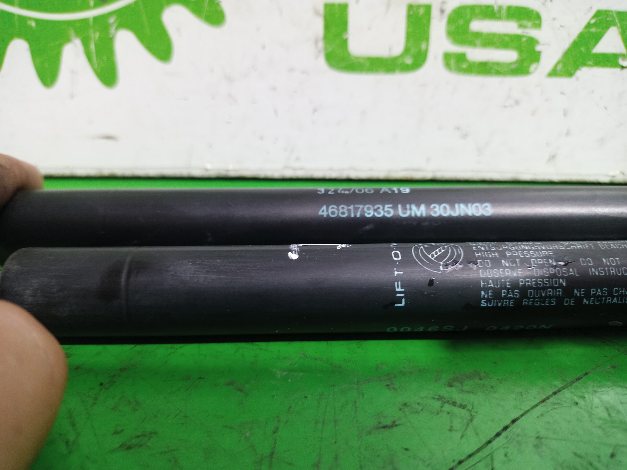 amortiguadores_maletero_porton_46817935_lancia_ypsilon_101_1_3_multijet_16v_argento_10_2006