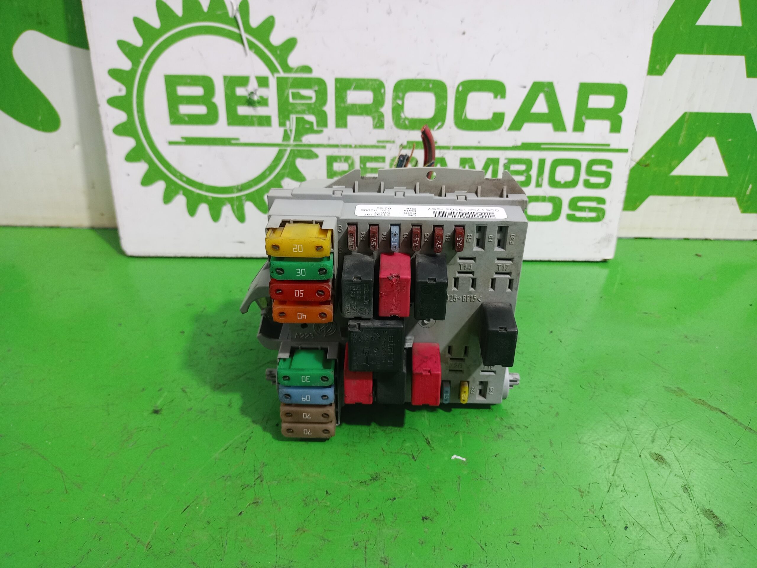 caja_reles_fusibles_51792197_lancia_ypsilon_101_1_3_multijet_16v_argento_10_2006