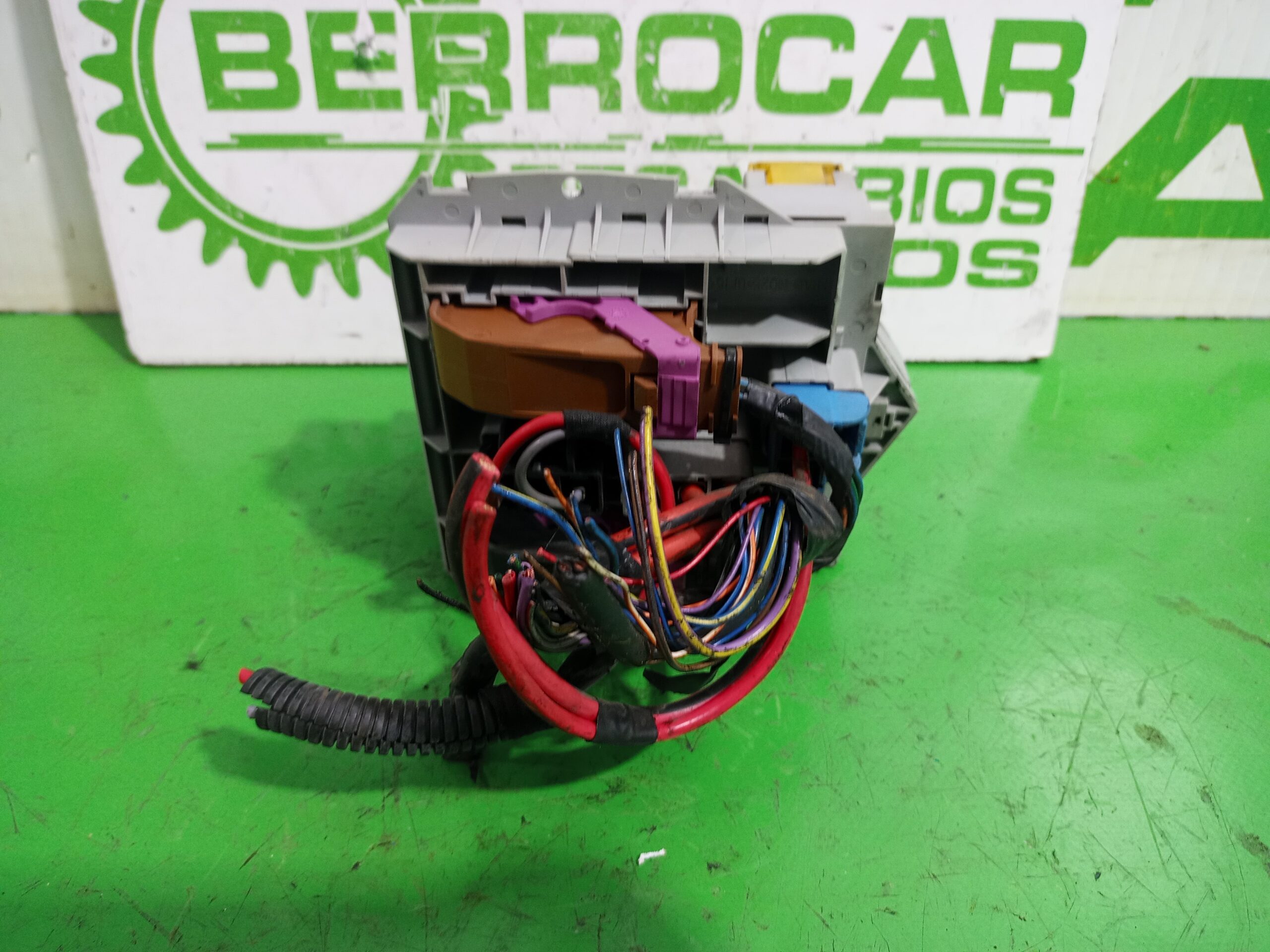 caja_reles_fusibles_51792197_lancia_ypsilon_101_1_3_multijet_16v_argento_10_2006