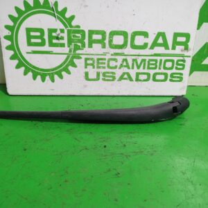 brazo_limpia_trasero_46826551_lancia_ypsilon_101_1_3_multijet_16v_argento_10_2006