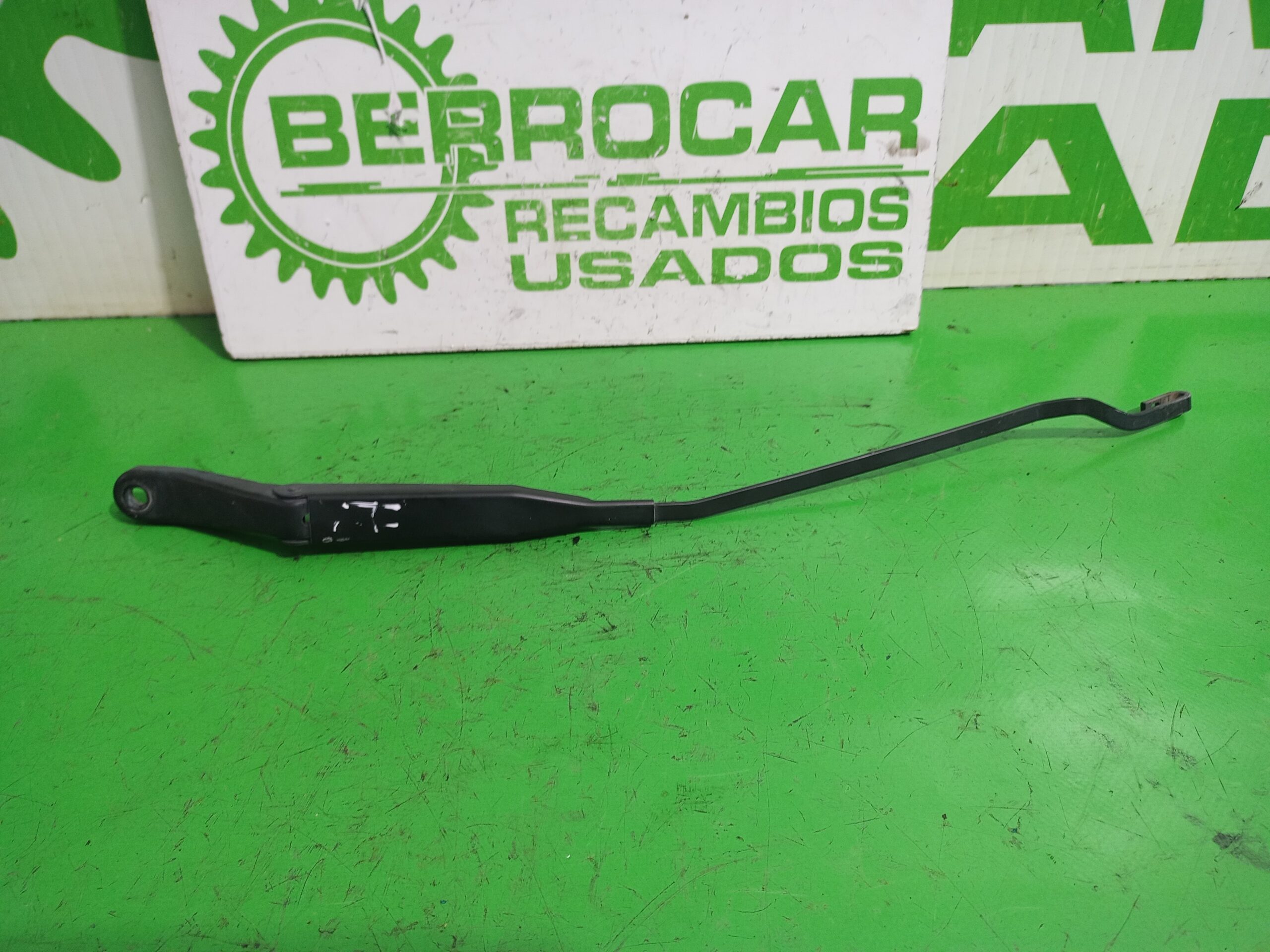 brazo_limpia_delantero_izquierdo_51739617_lancia_ypsilon_101_1_3_multijet_16v_argento_10_2006