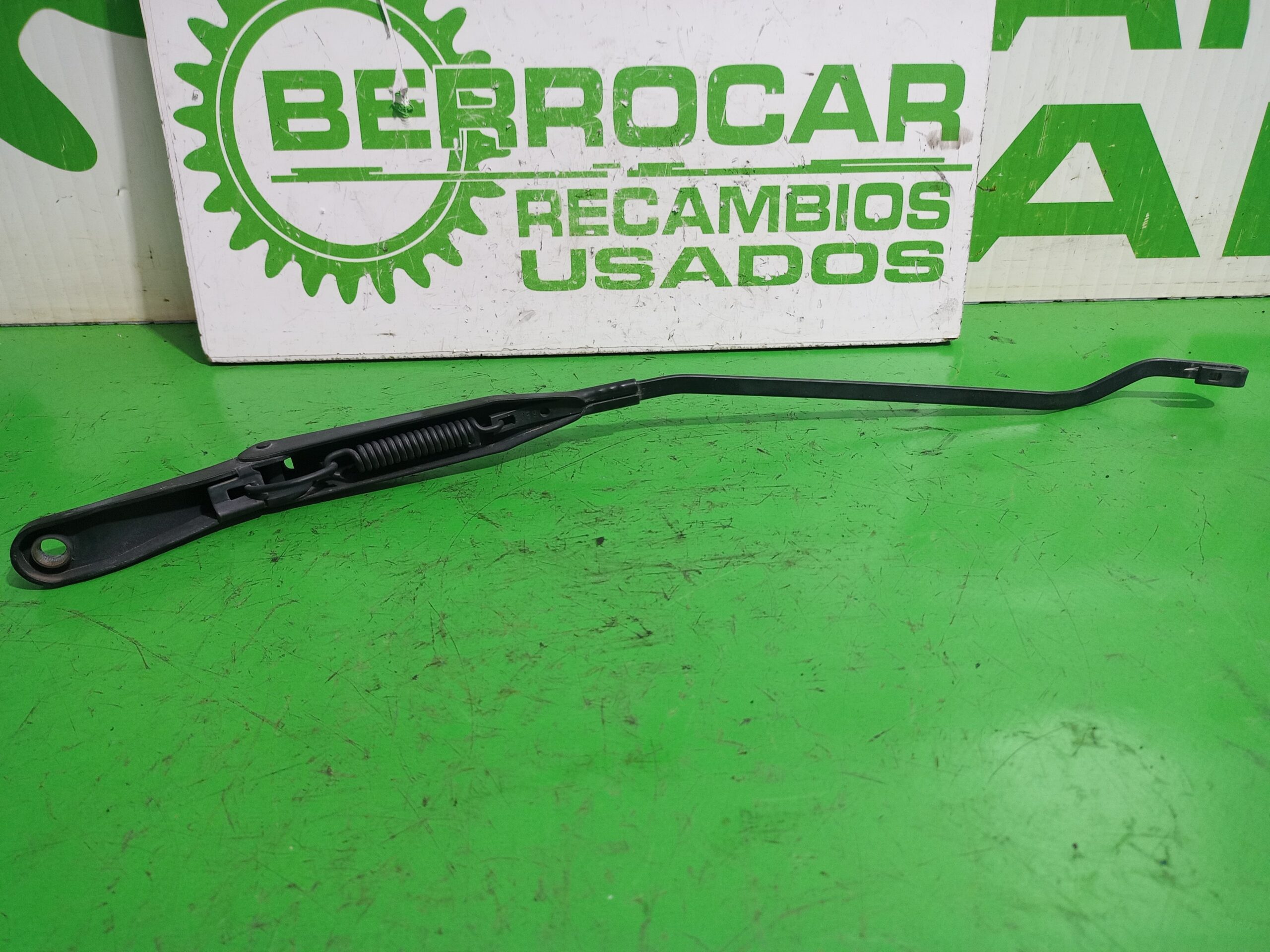 brazo_limpia_delantero_izquierdo_51739617_lancia_ypsilon_101_1_3_multijet_16v_argento_10_2006