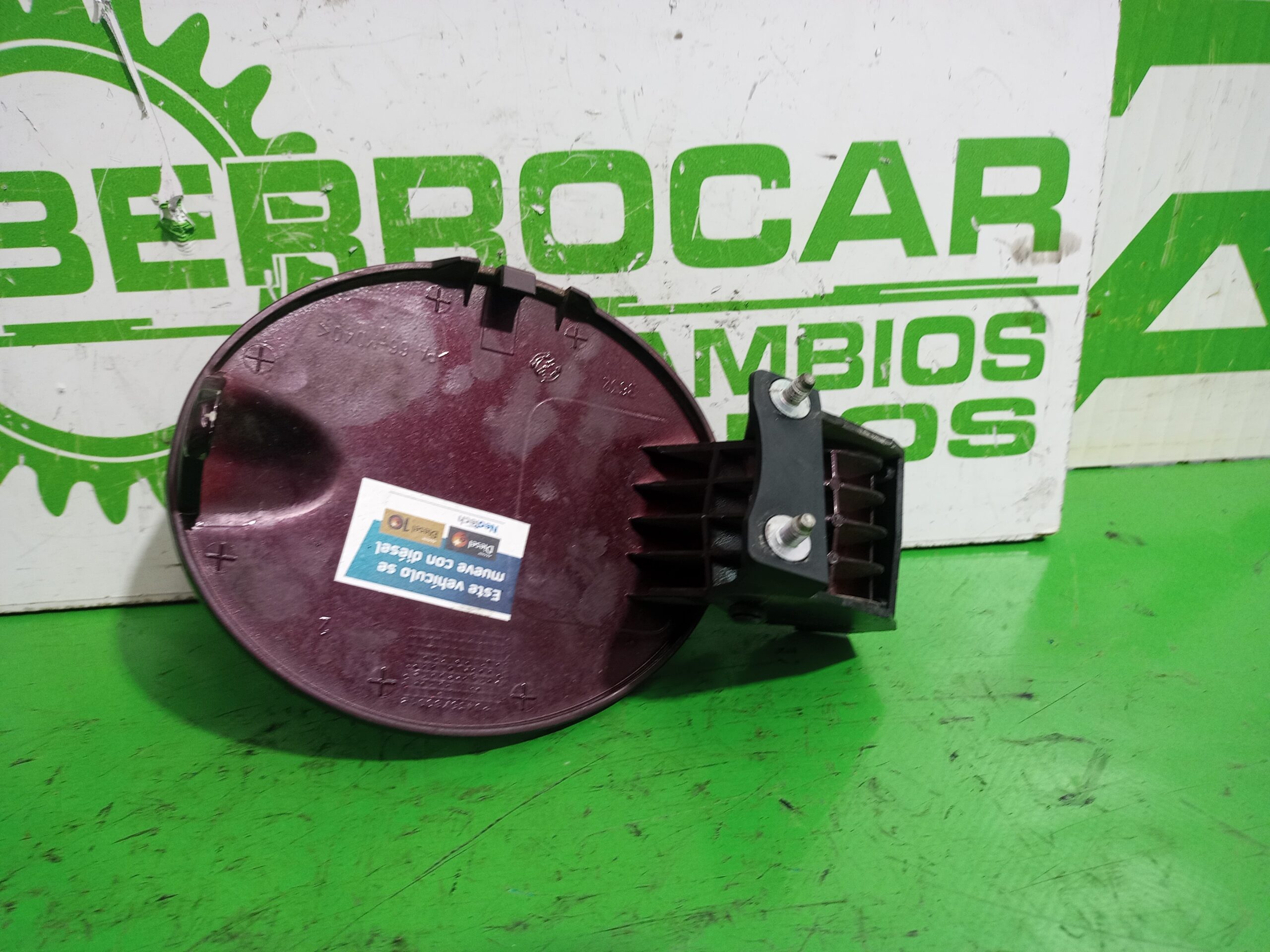 tapa_exterior_combustible_46838578_735340299_lancia_ypsilon_101_1_3_multijet_16v_argento_10_2006