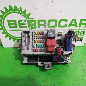 caja_reles_fusibles_406626a1_lancia_ypsilon_101_1_3_multijet_16v_argento_10_2006