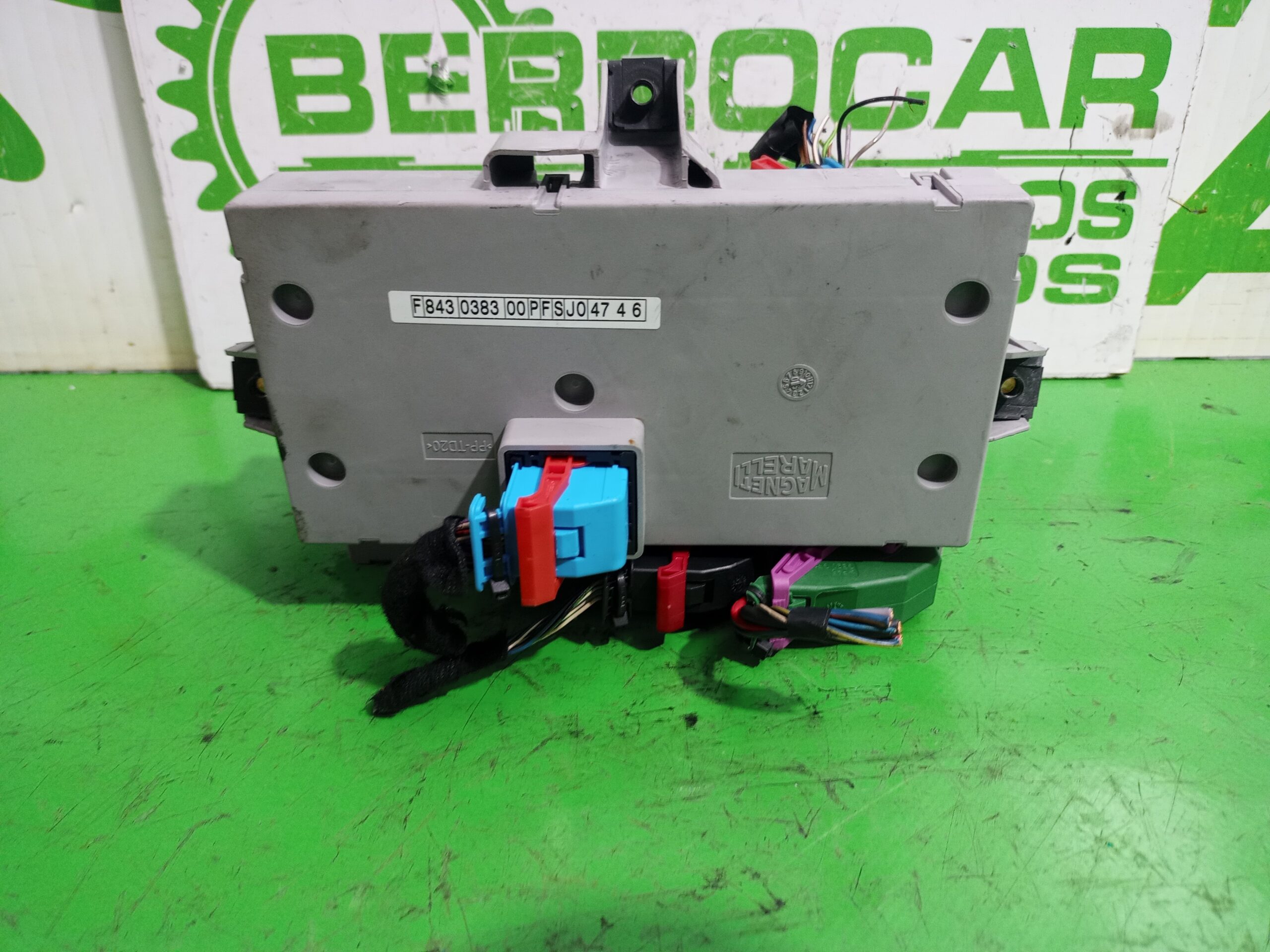 caja_reles_fusibles_406626a1_lancia_ypsilon_101_1_3_multijet_16v_argento_10_2006