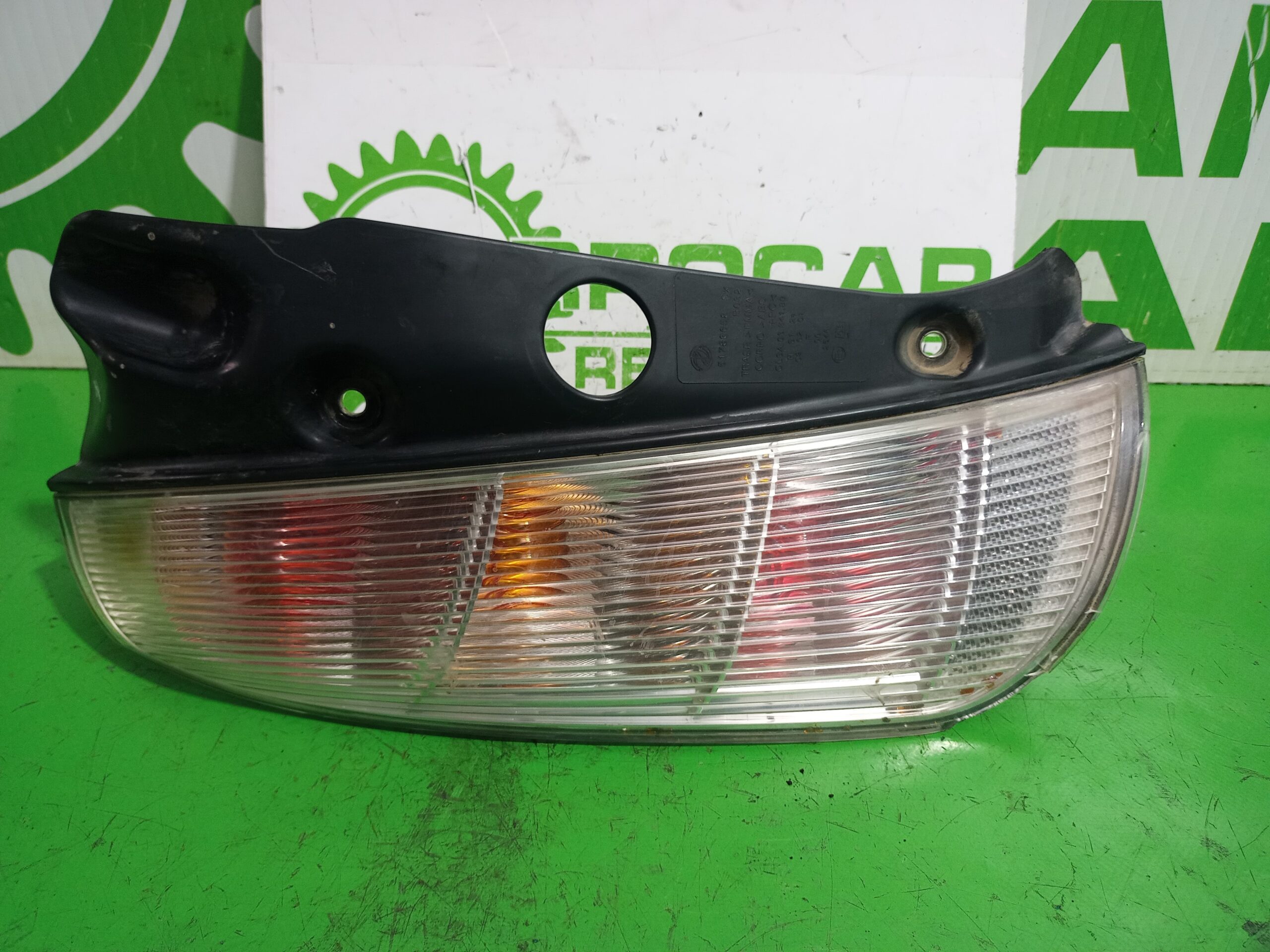 piloto_trasero_izquierdo_51786658_lancia_ypsilon_101_1_3_multijet_16v_argento_10_2006