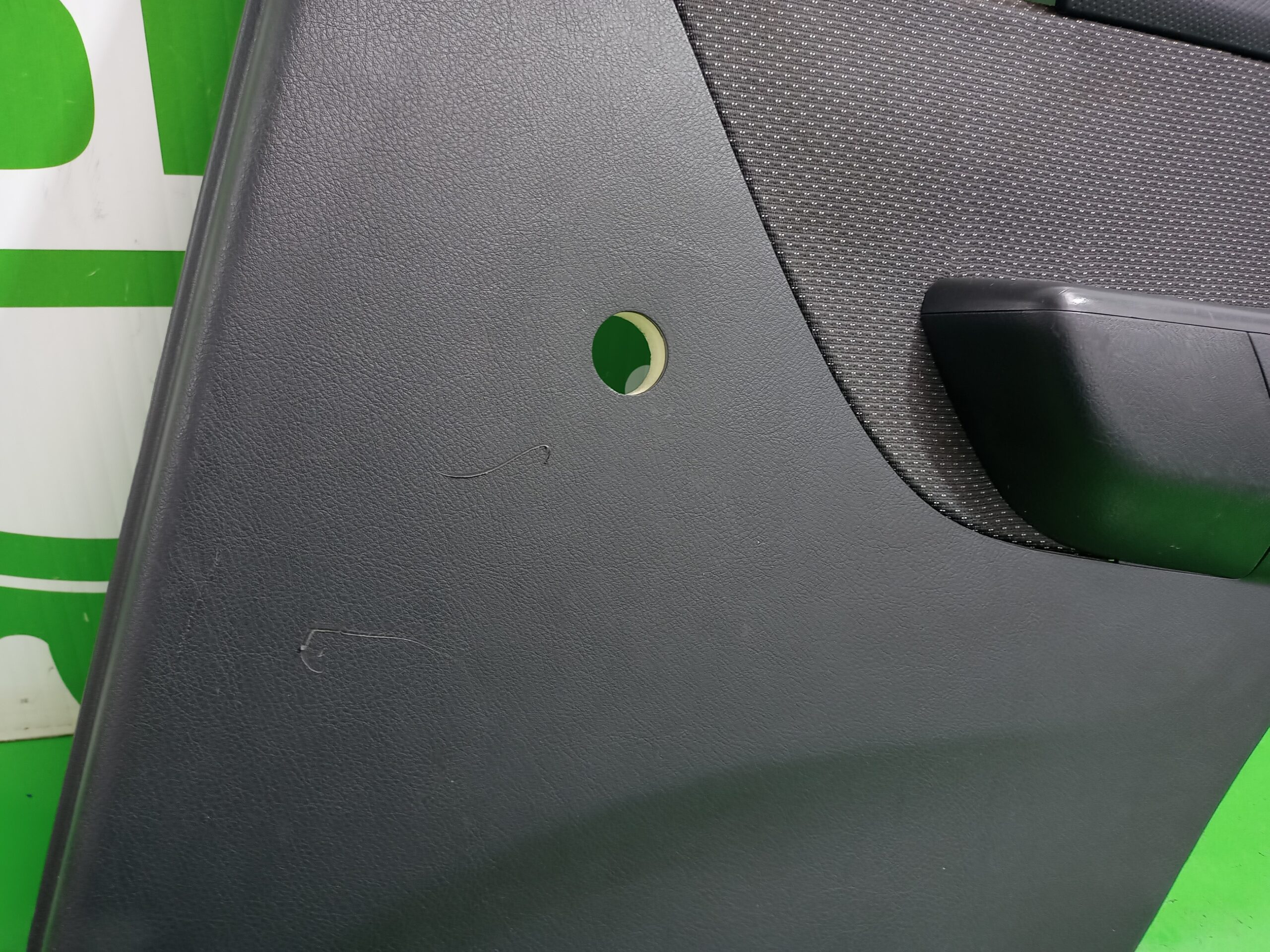 guarnecido_puerta_trasera_derecha_96805867_chevrolet_aveo_ls