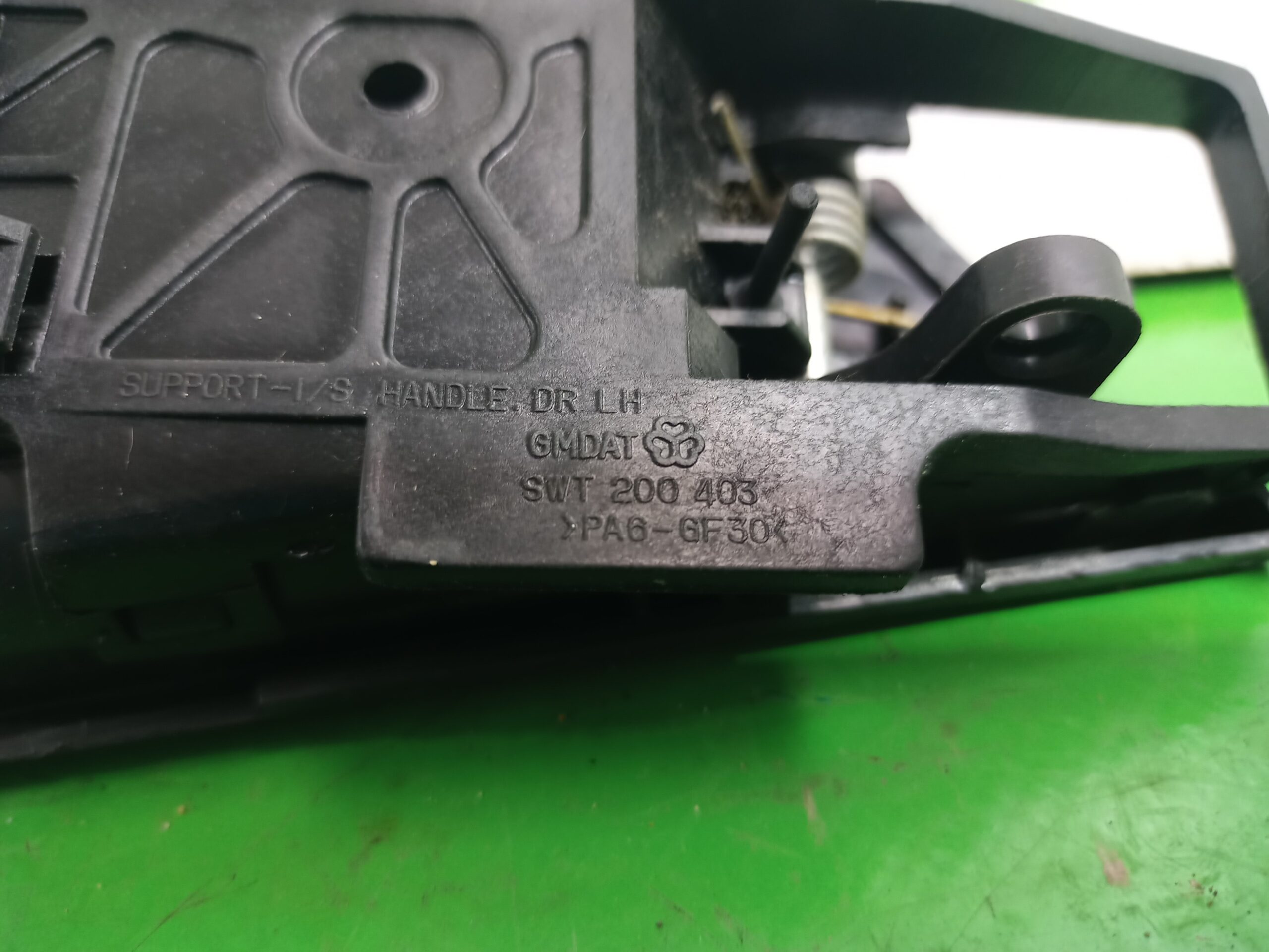 maneta_interior_delantera_izquierda_swt200403_chevrolet_aveo_ls