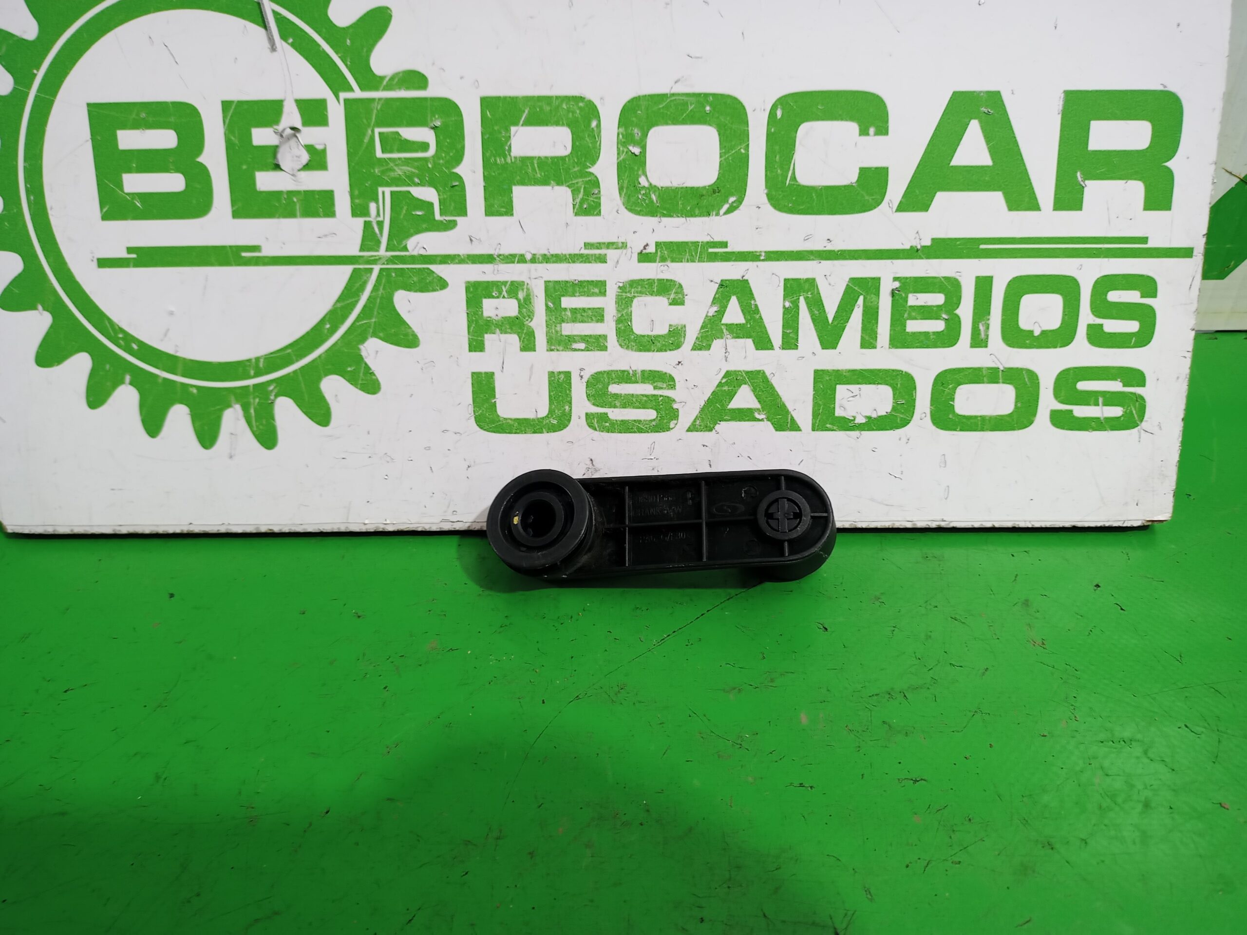 maneta_elevalunas_trasera_derecha_96301568_chevrolet_aveo_ls