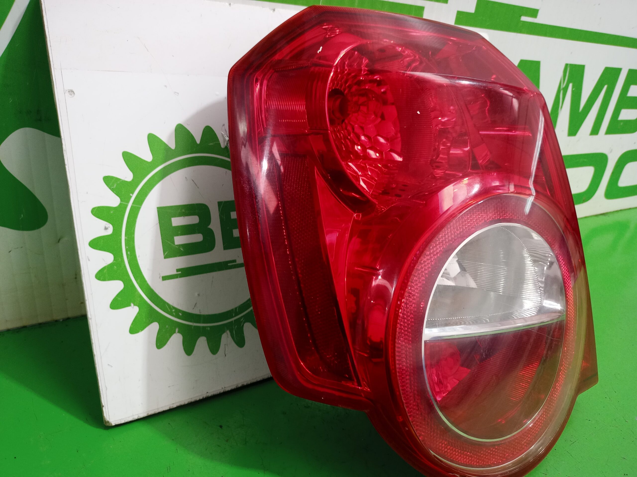 piloto_trasero_izquierdo_96650804_chevrolet_aveo_ls