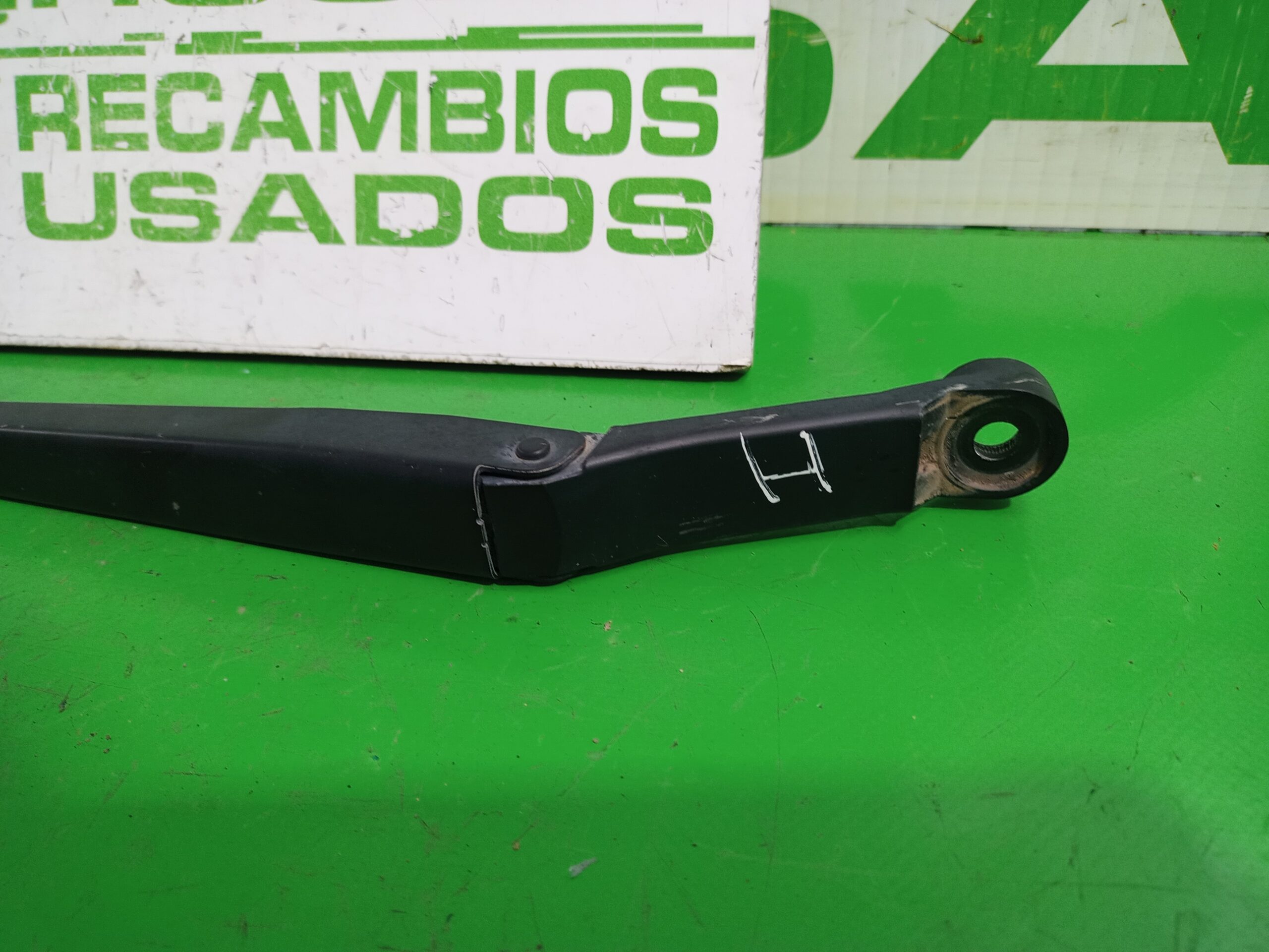 brazo_limpia_delantero_izquierdo_t250dr2_chevrolet_aveo_ls