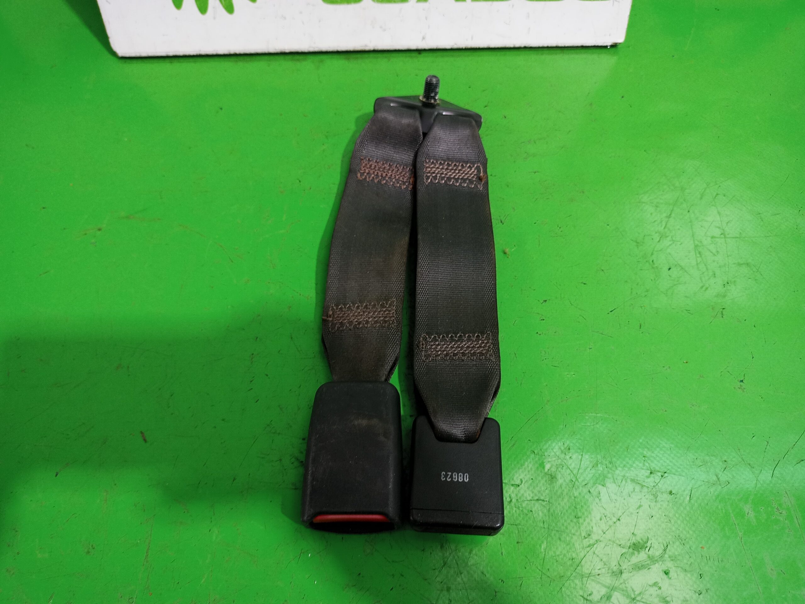 enganche_cinturon_trasero_izquierdo_96870612_chevrolet_aveo_ls