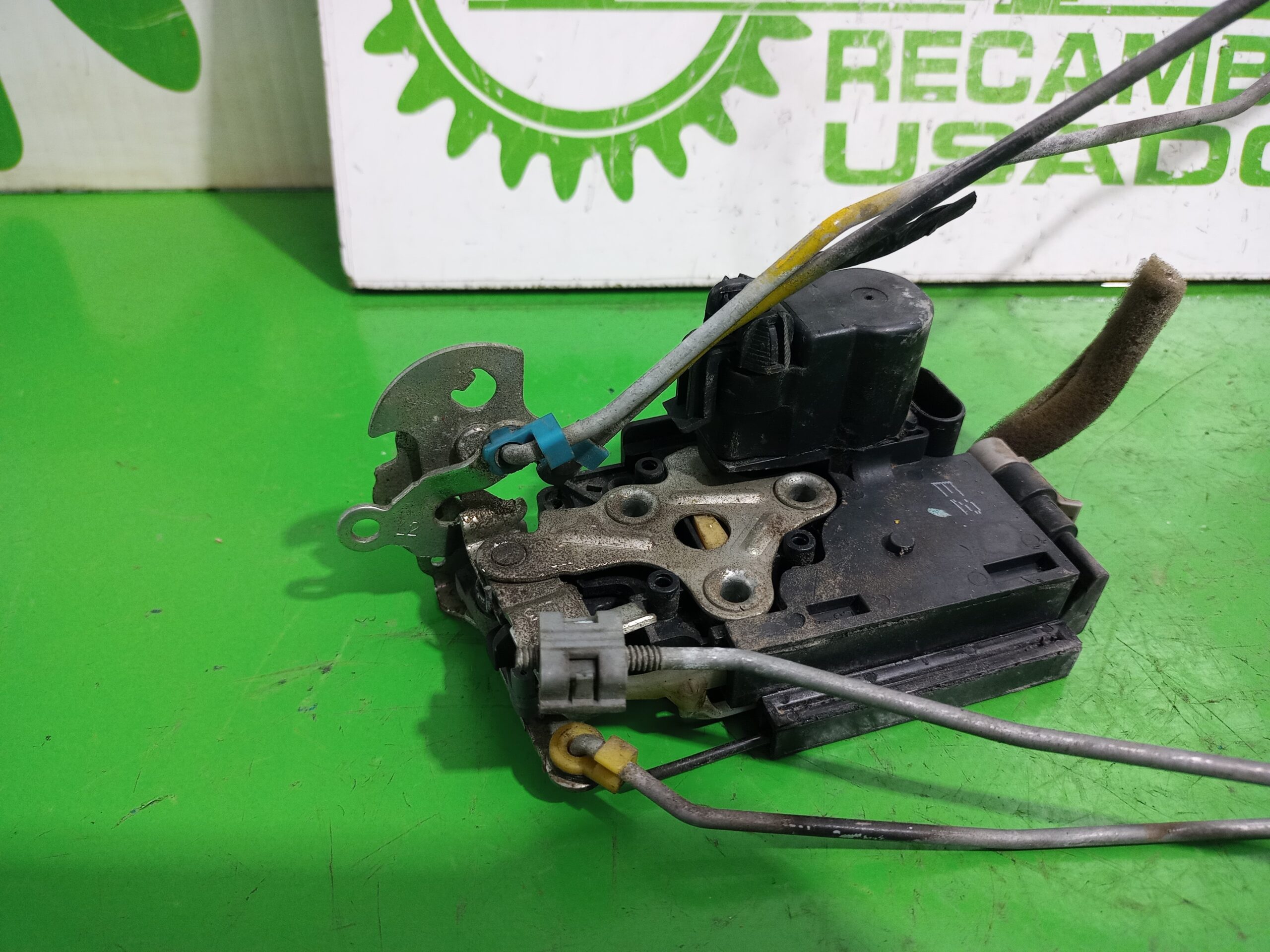 cerradura_puerta_delantera_izquierda_96272643_chevrolet_aveo_ls