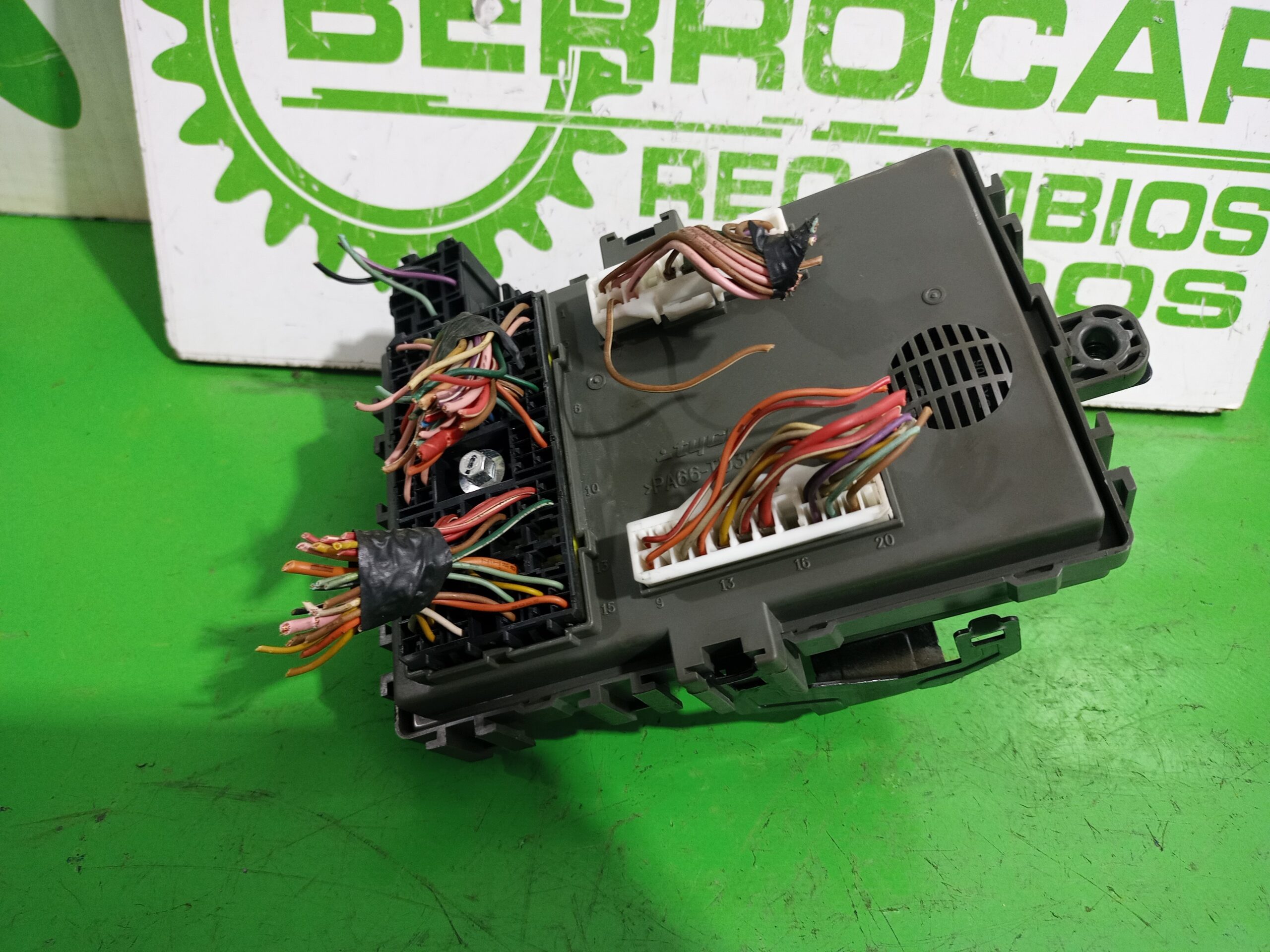 caja_reles_fusibles_96826374_chevrolet_aveo_ls