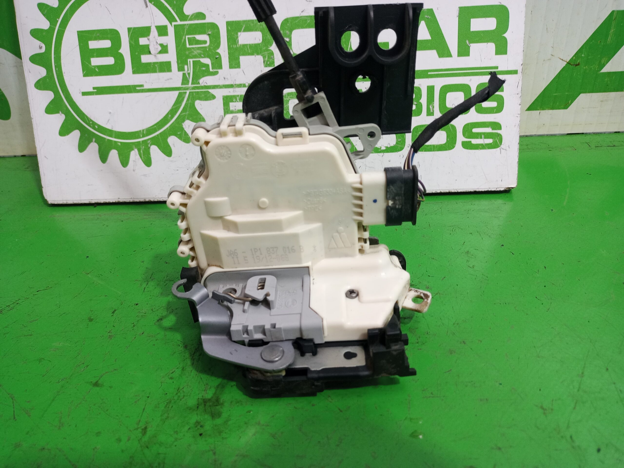 cerradura_puerta_delantera_derecha_1p1837016b_seat_altea_xl_5p5_style_ecomotive